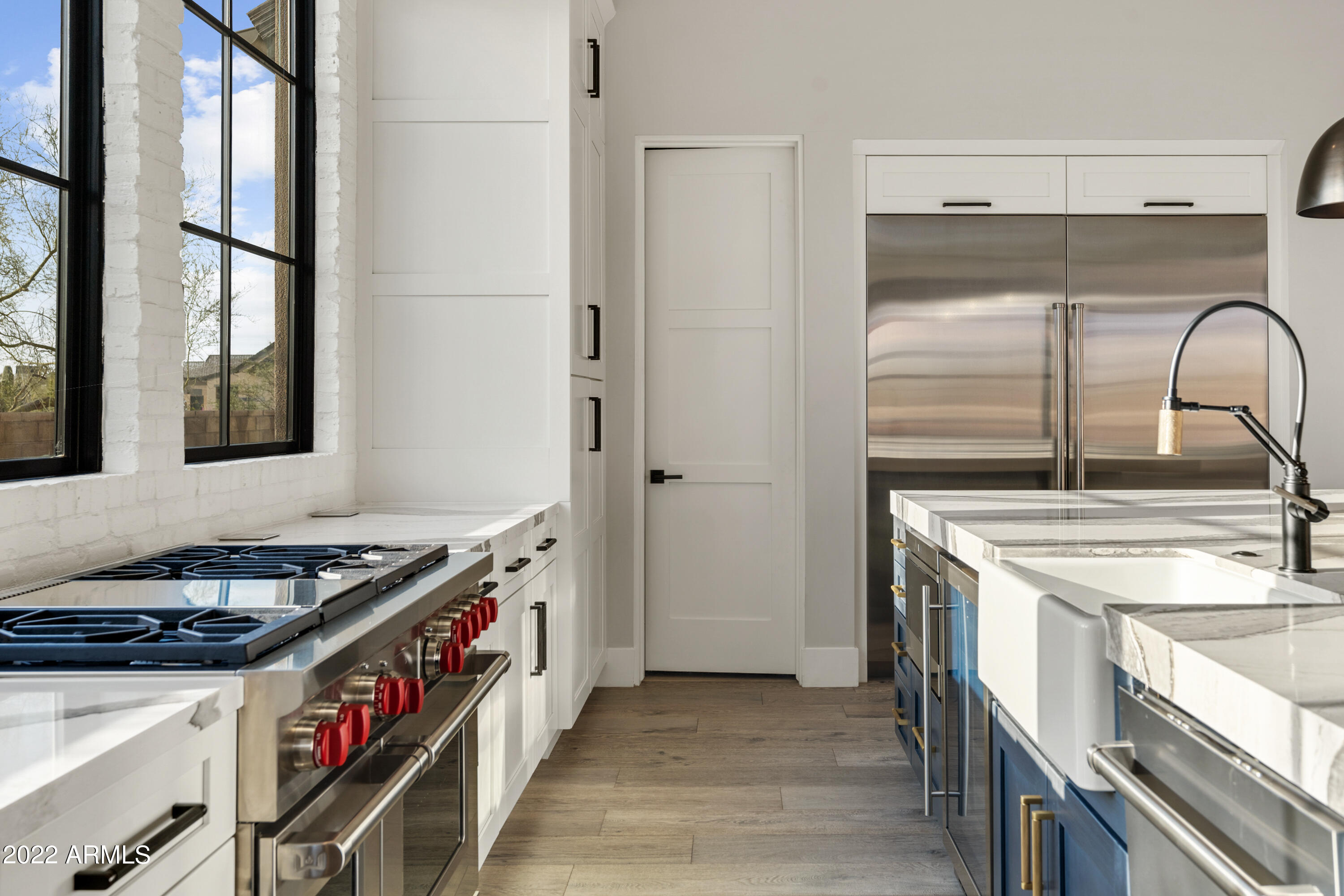 WHITE HORSE - Residential