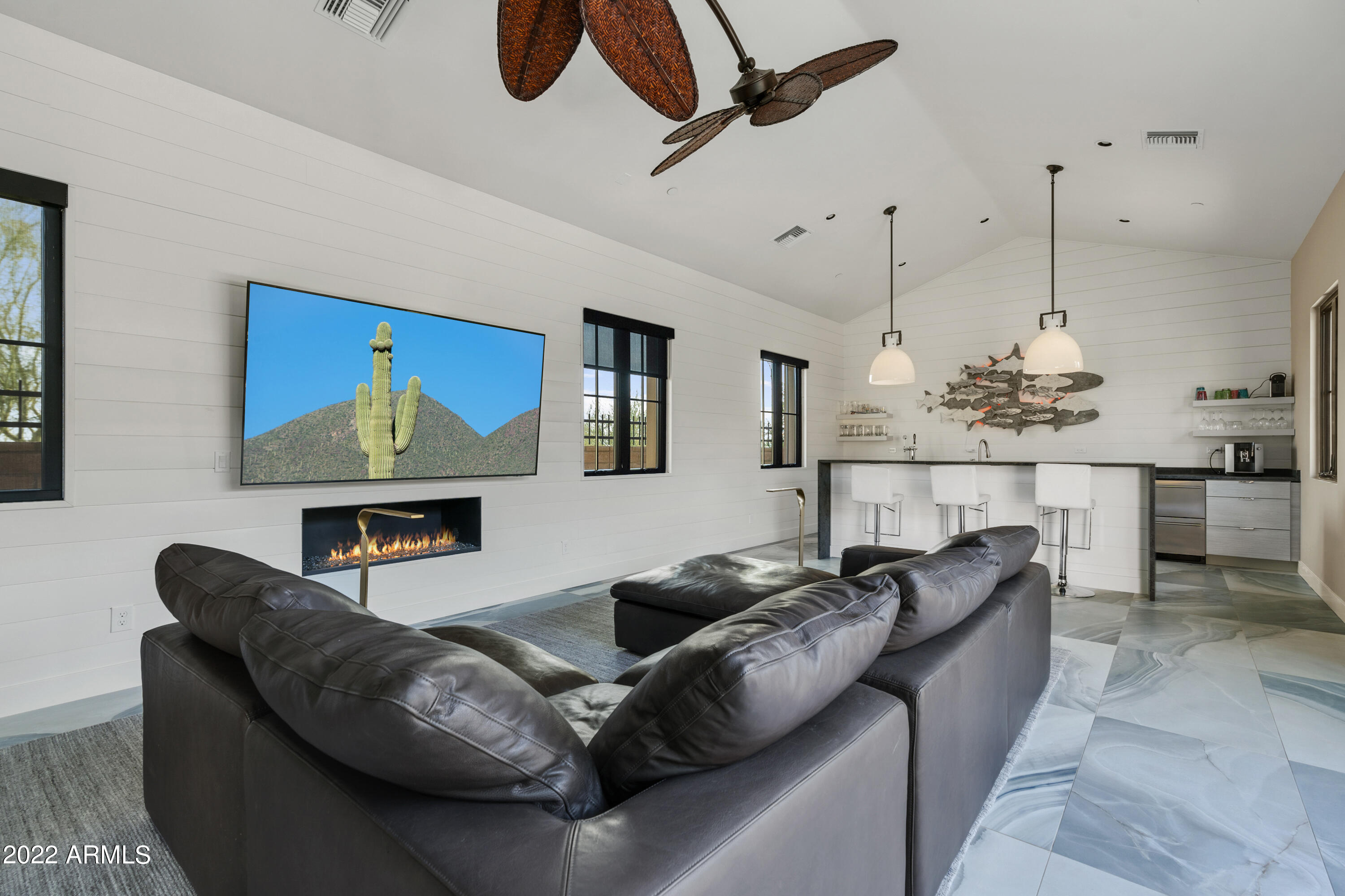WHITE HORSE - Residential