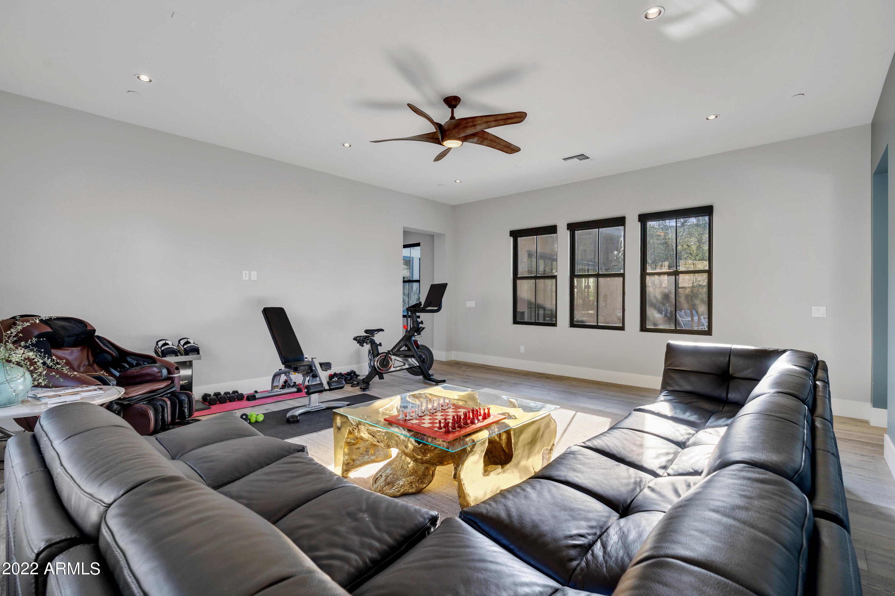 WHITE HORSE - Residential