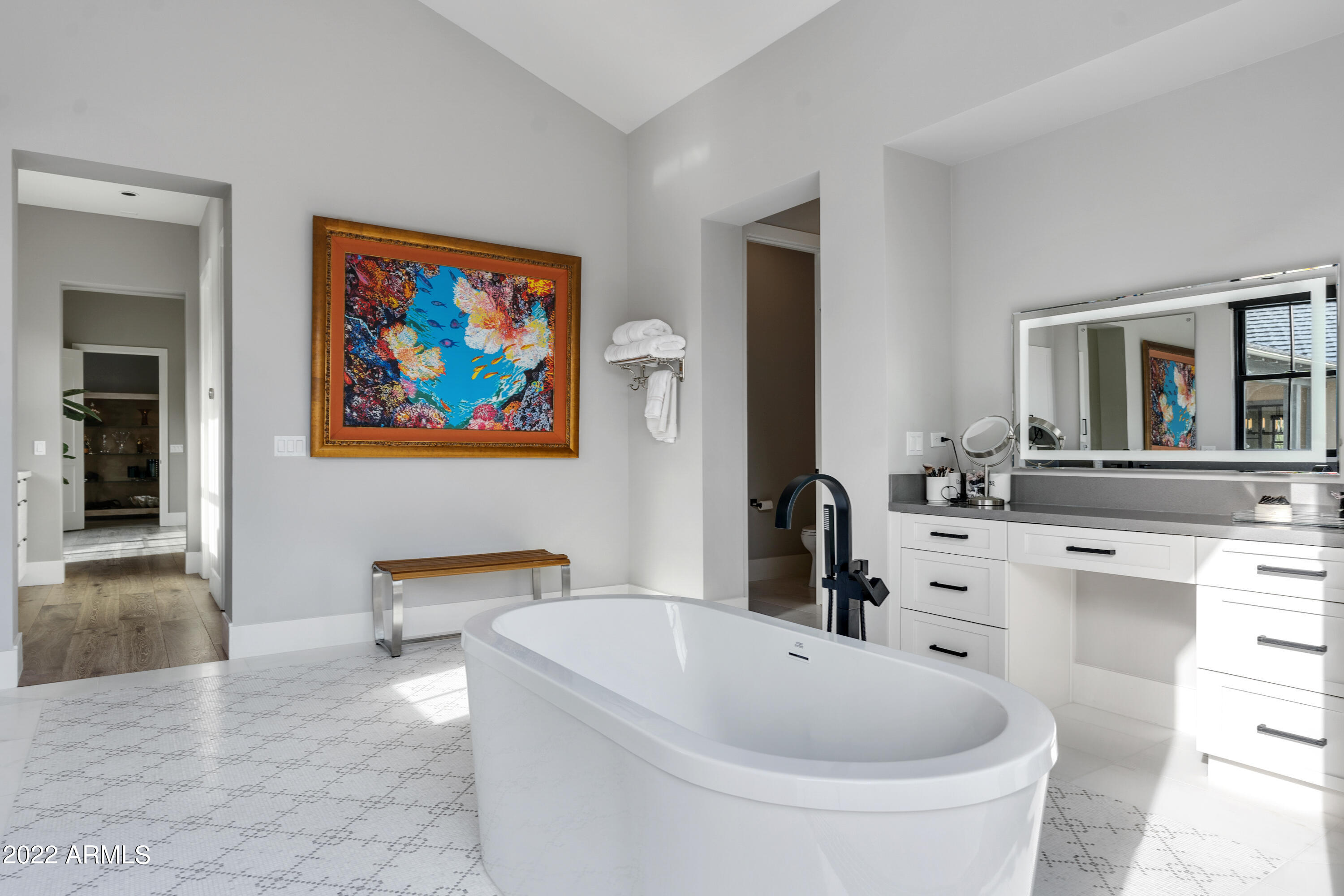 WHITE HORSE - Residential