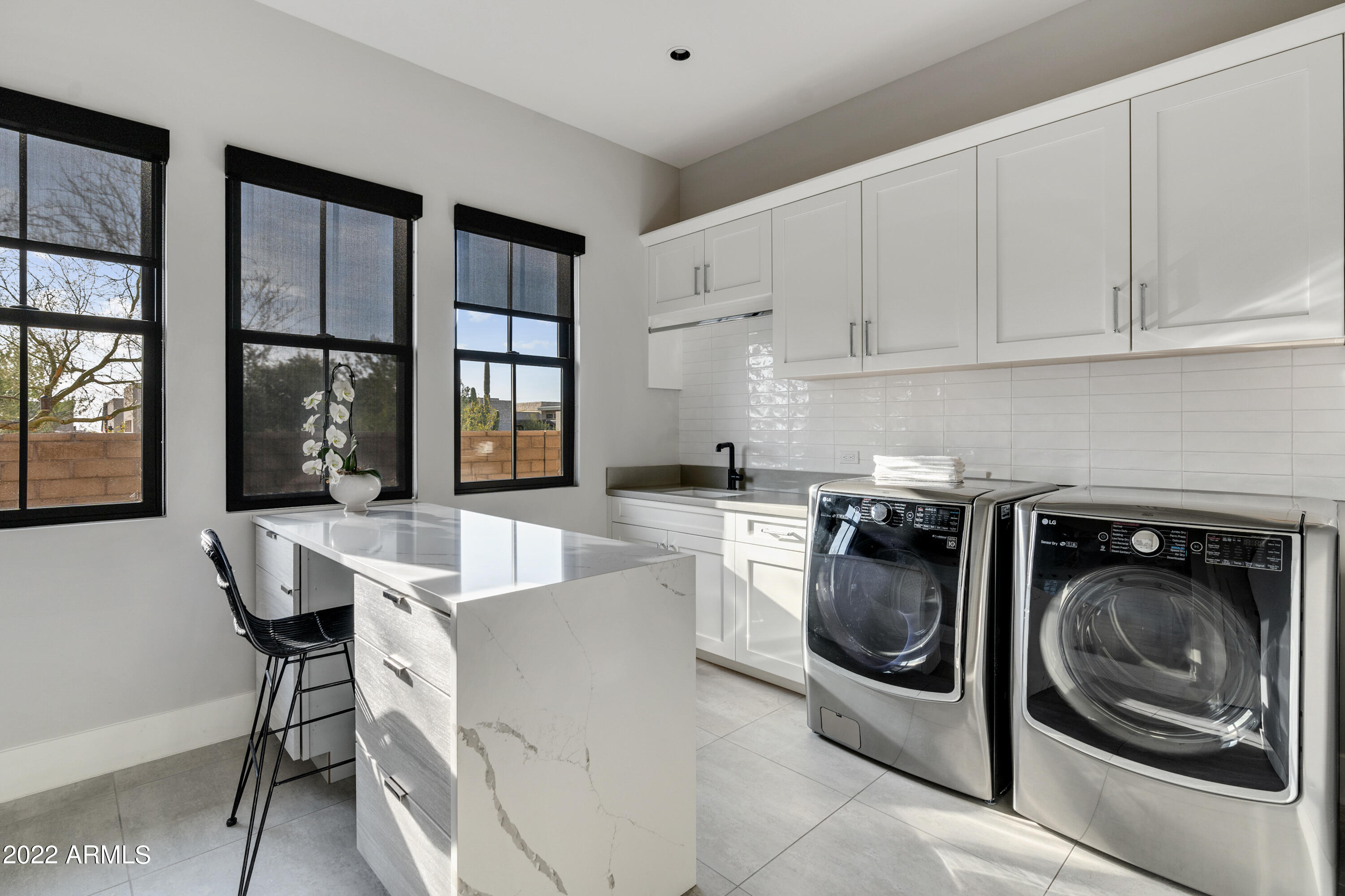 WHITE HORSE - Residential