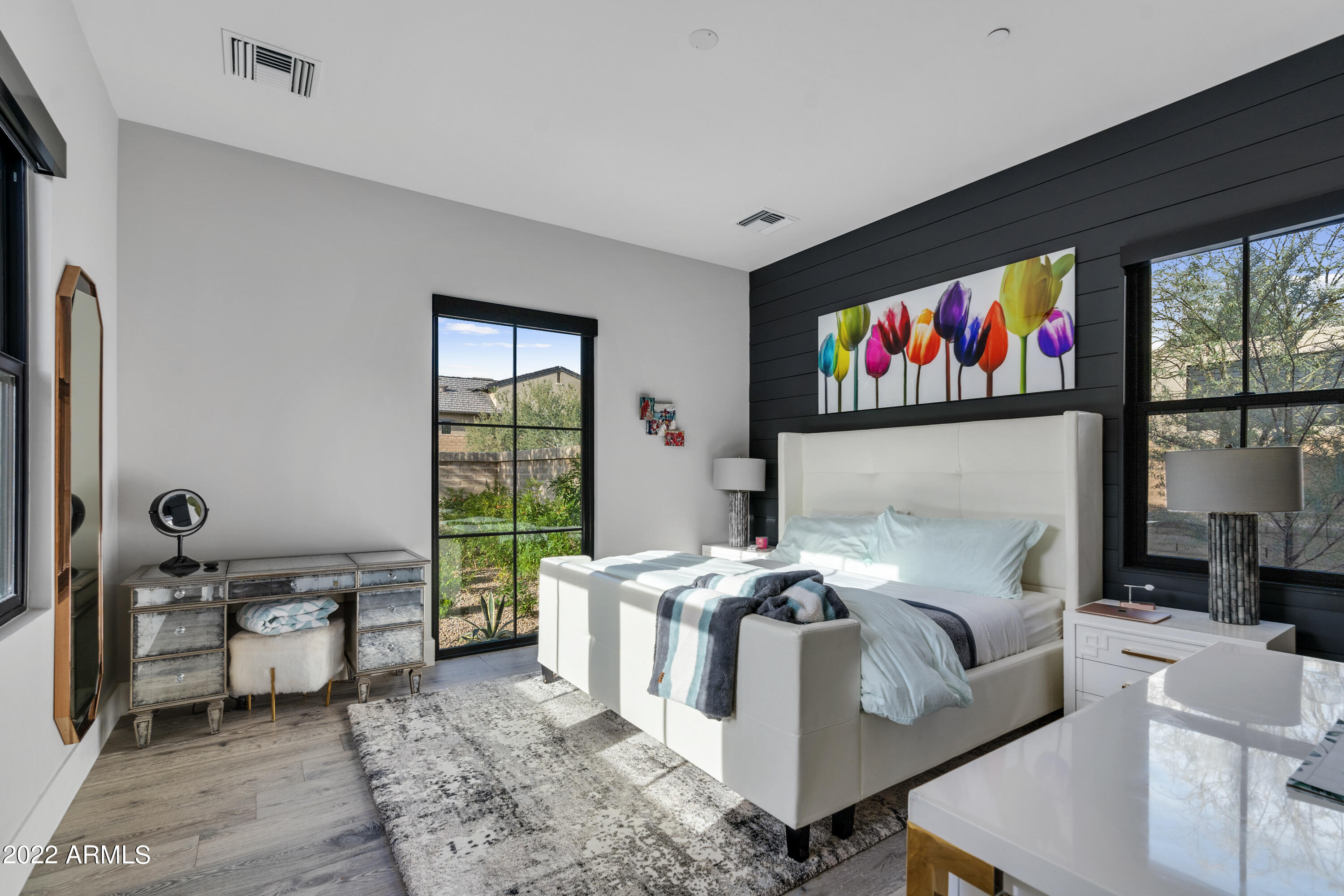 WHITE HORSE - Residential