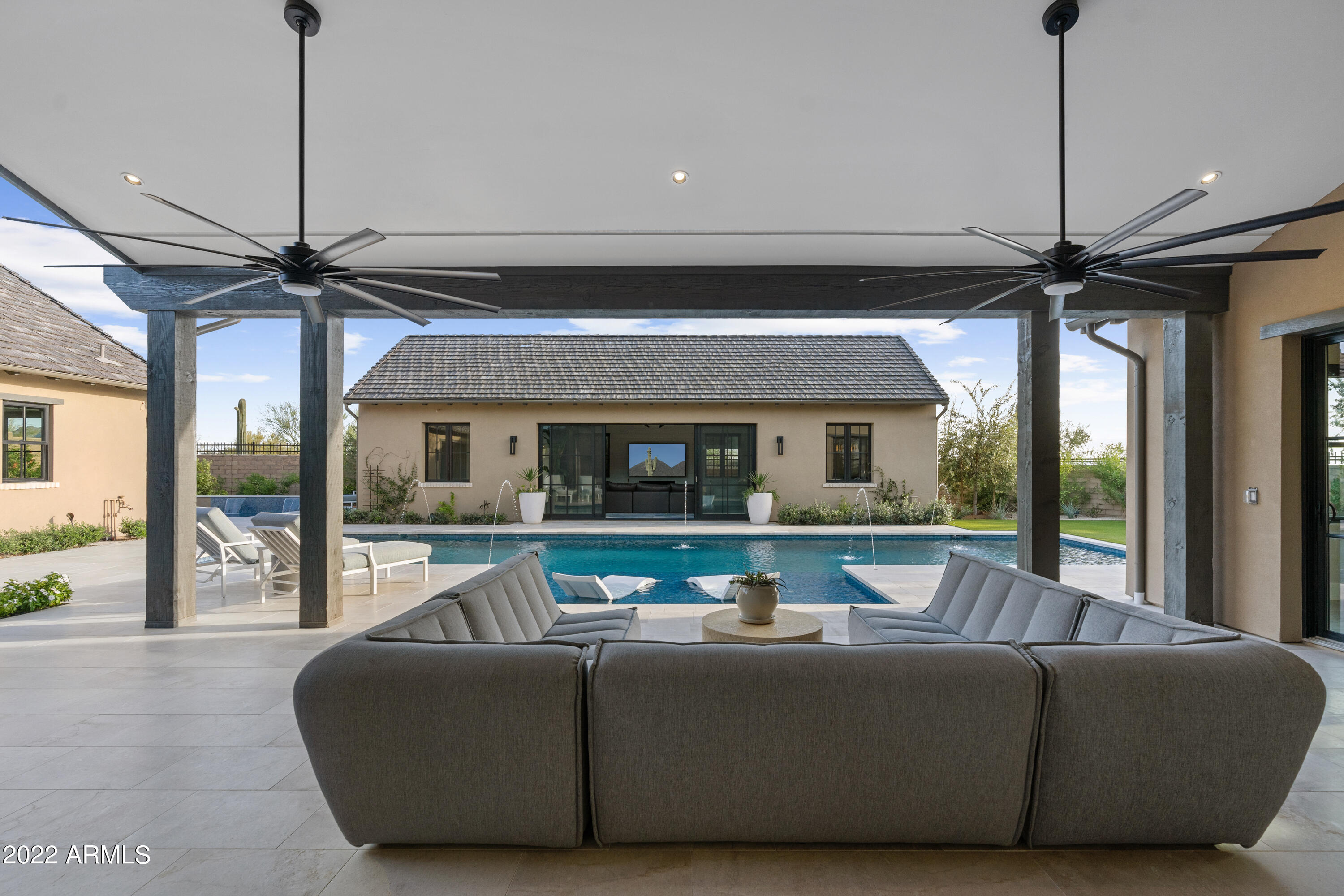 WHITE HORSE - Residential