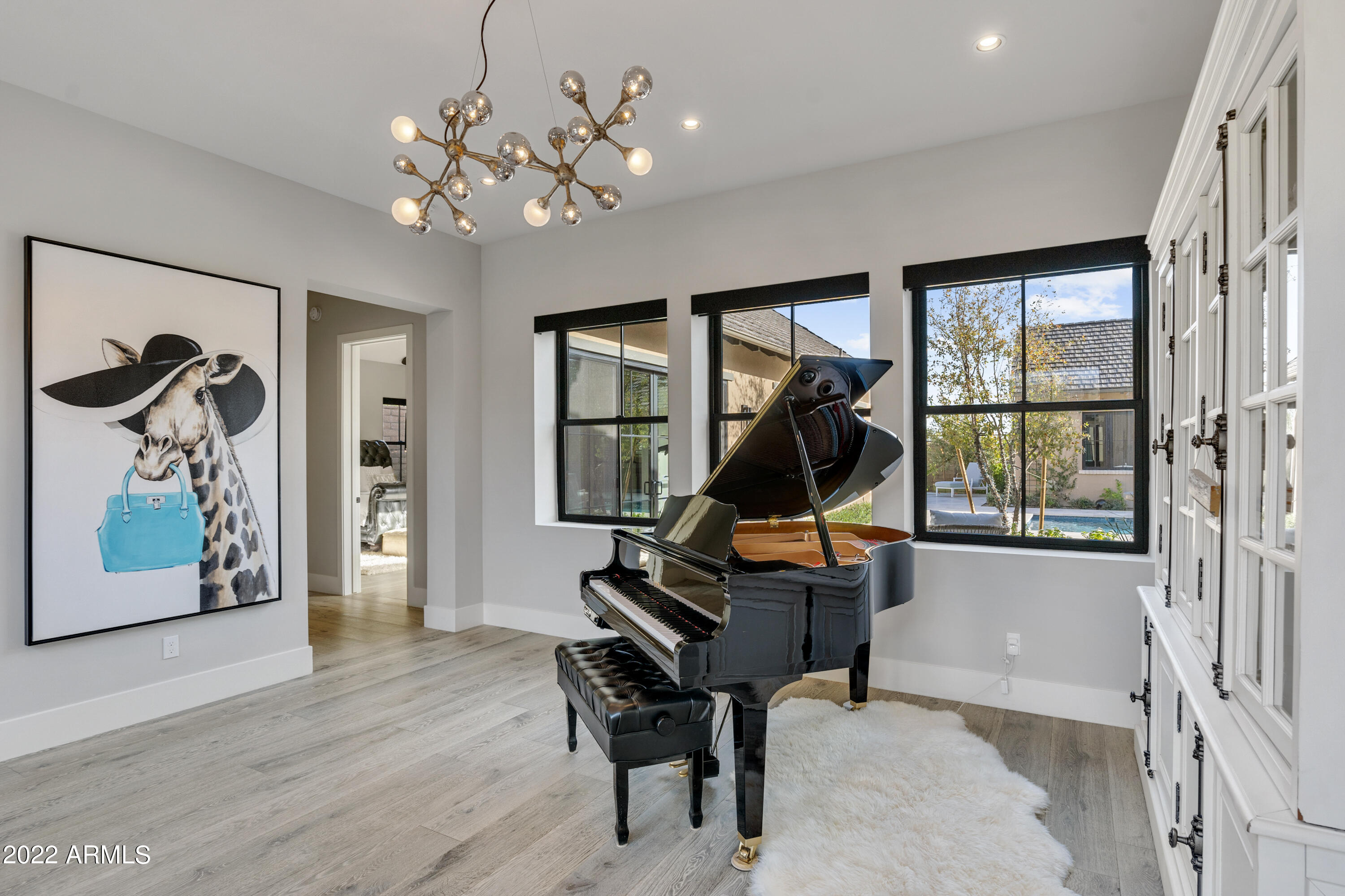 WHITE HORSE - Residential