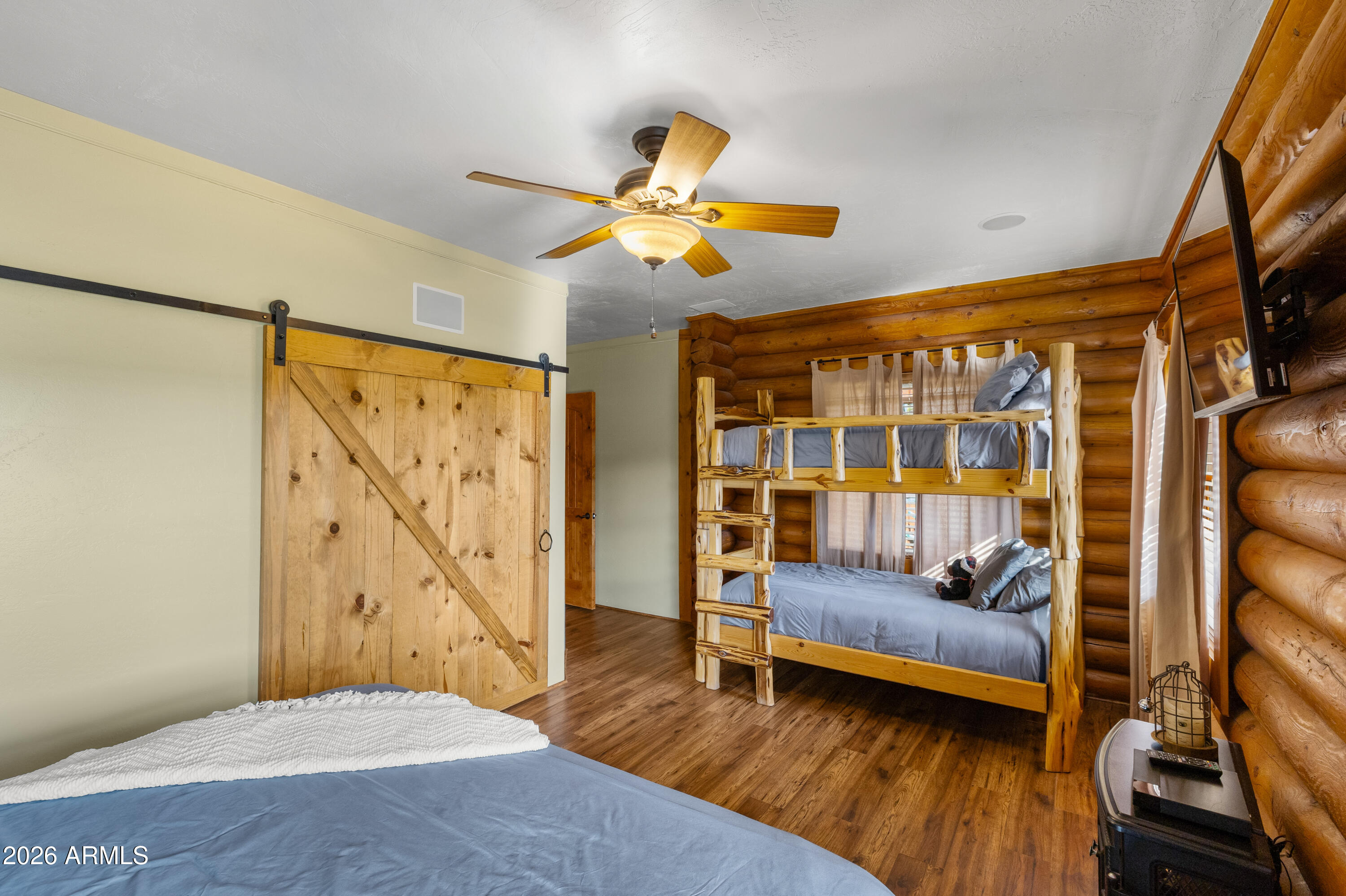 LAZY E 2 - Residential