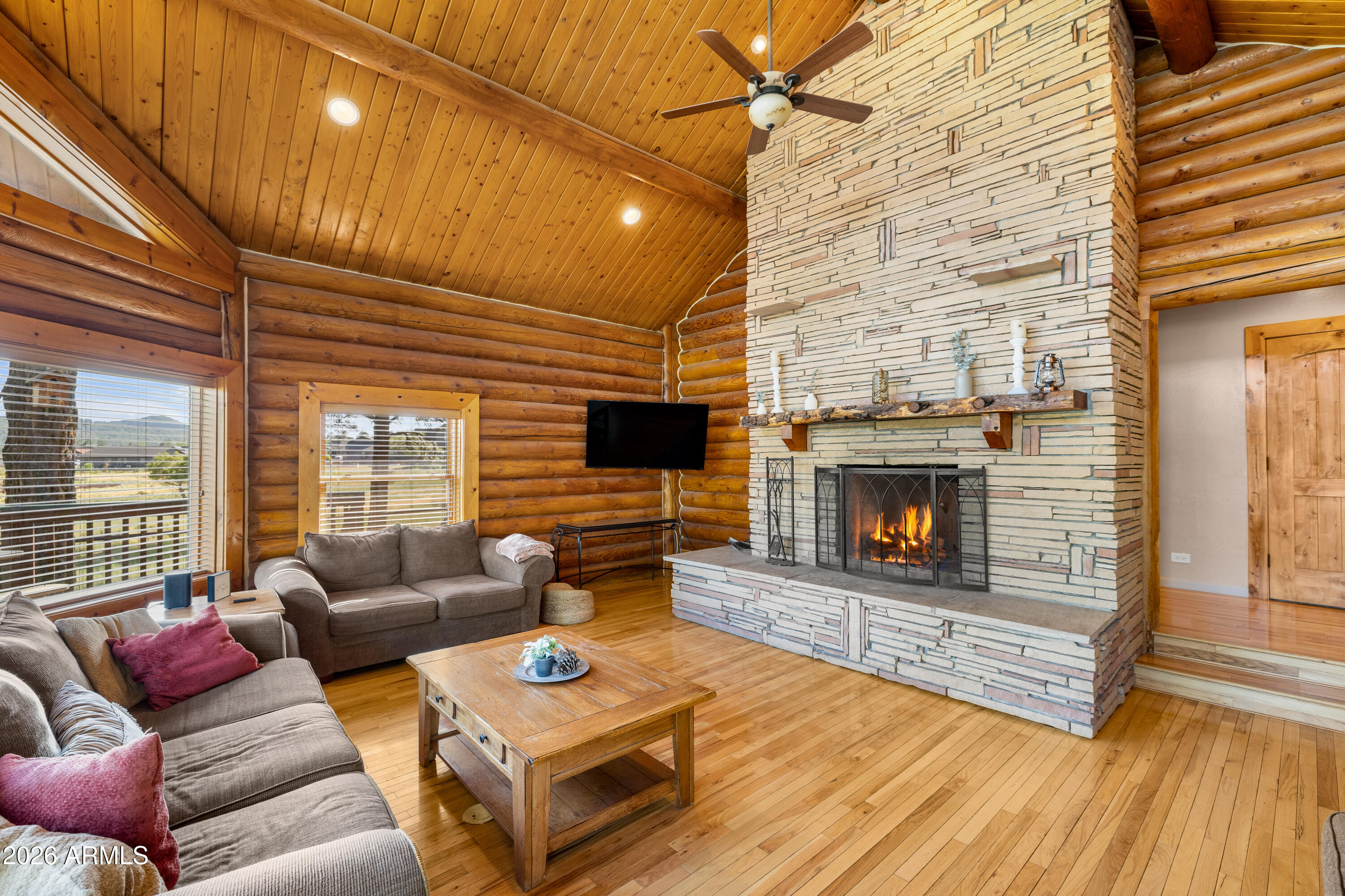 LAZY E 2 - Residential
