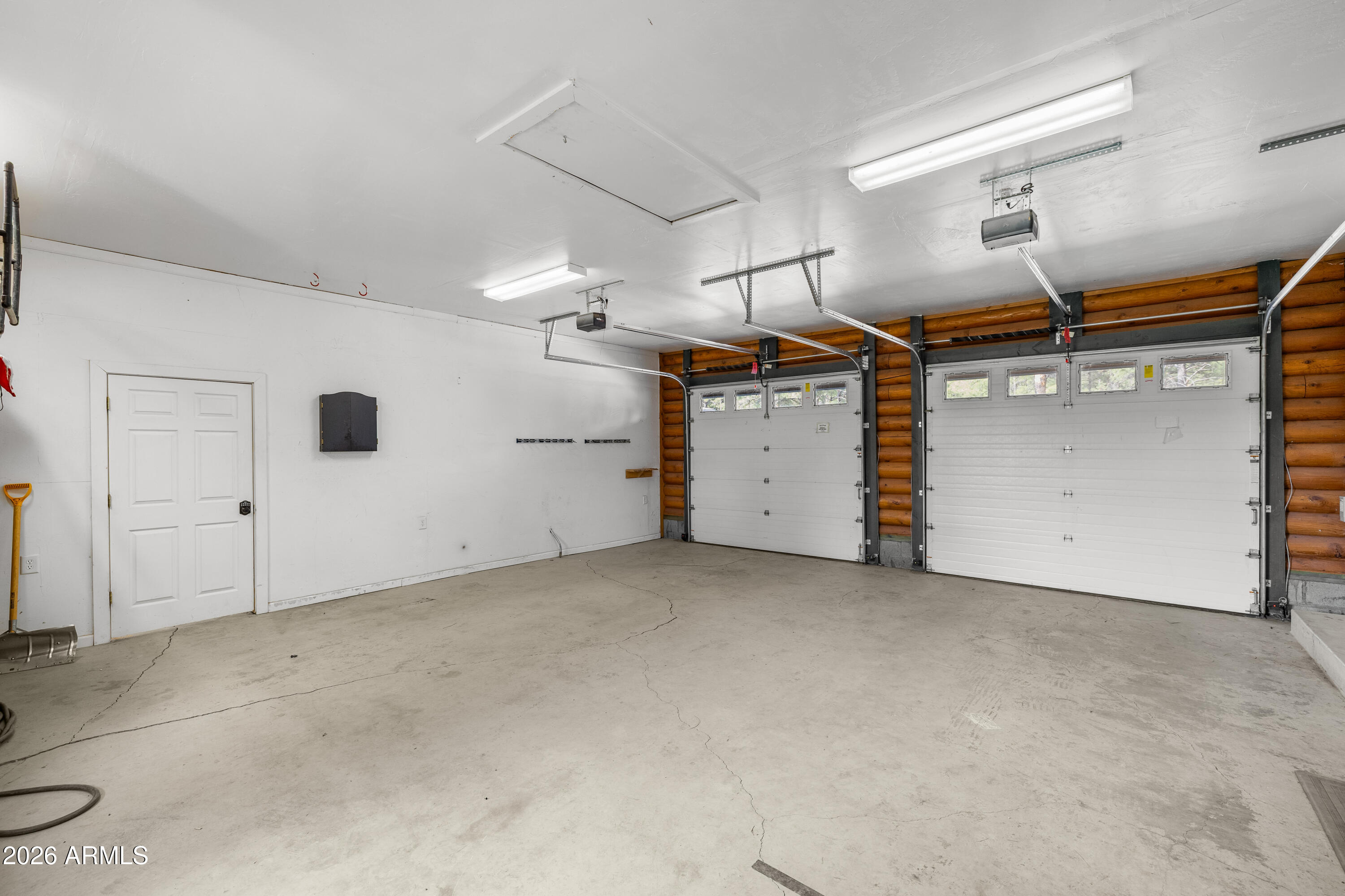 LAZY E 2 - Residential