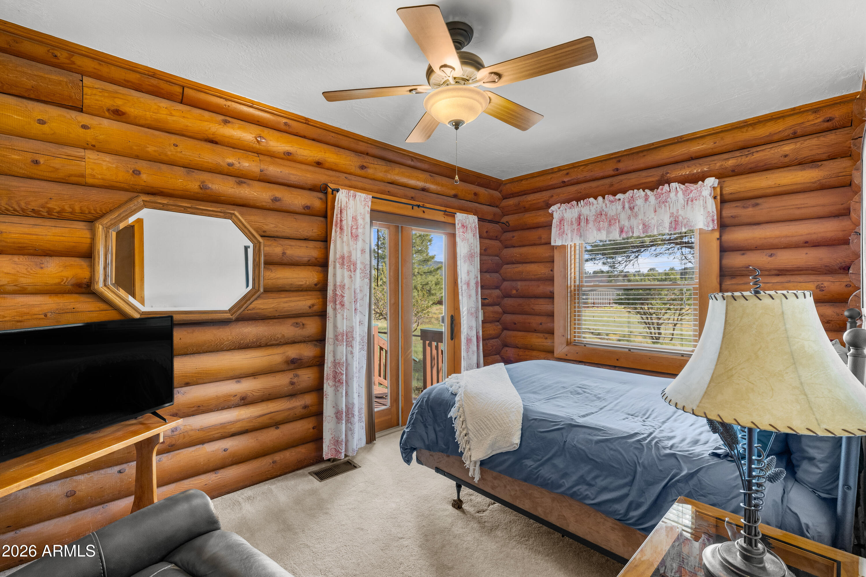 LAZY E 2 - Residential