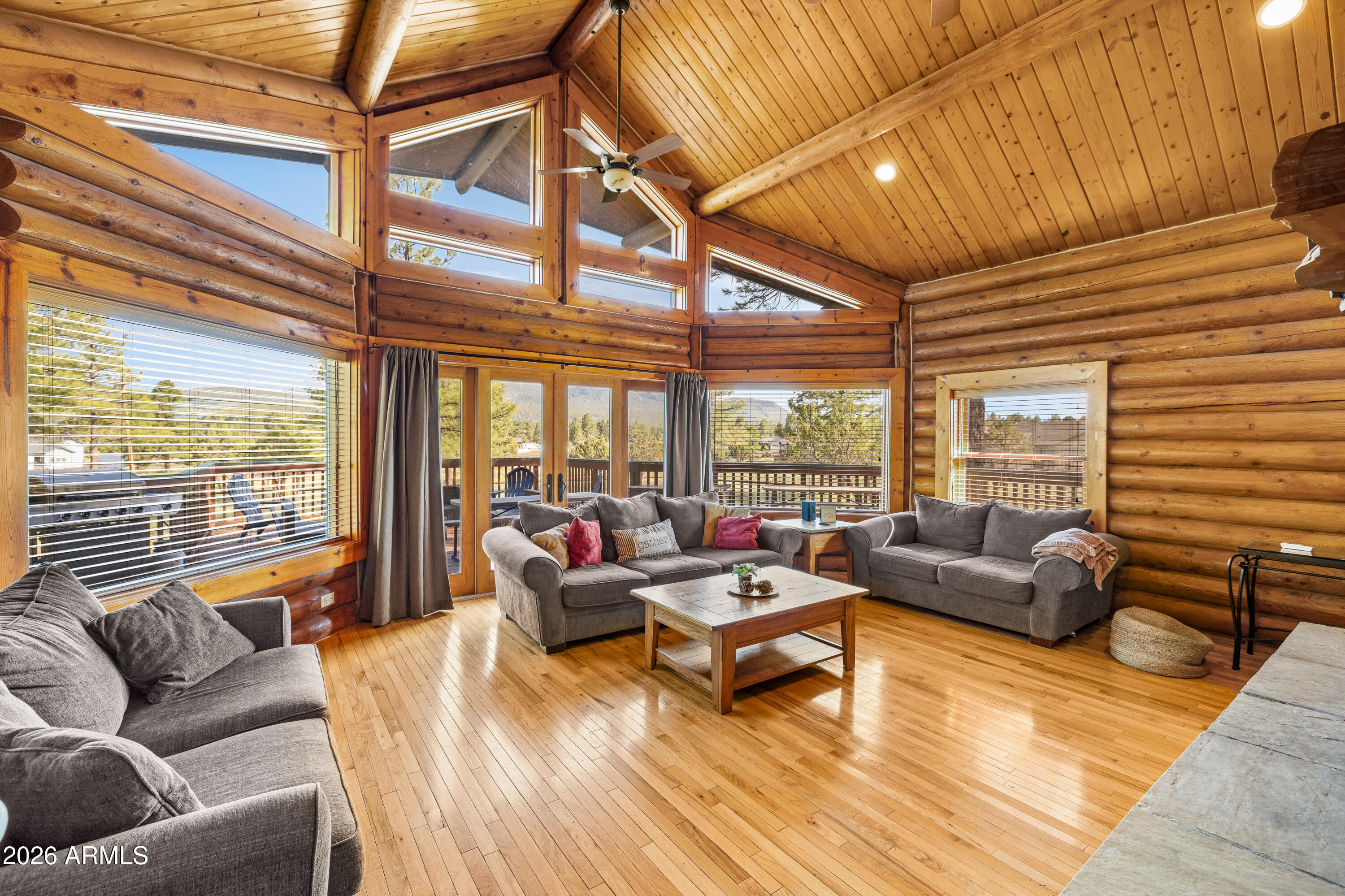 LAZY E 2 - Residential