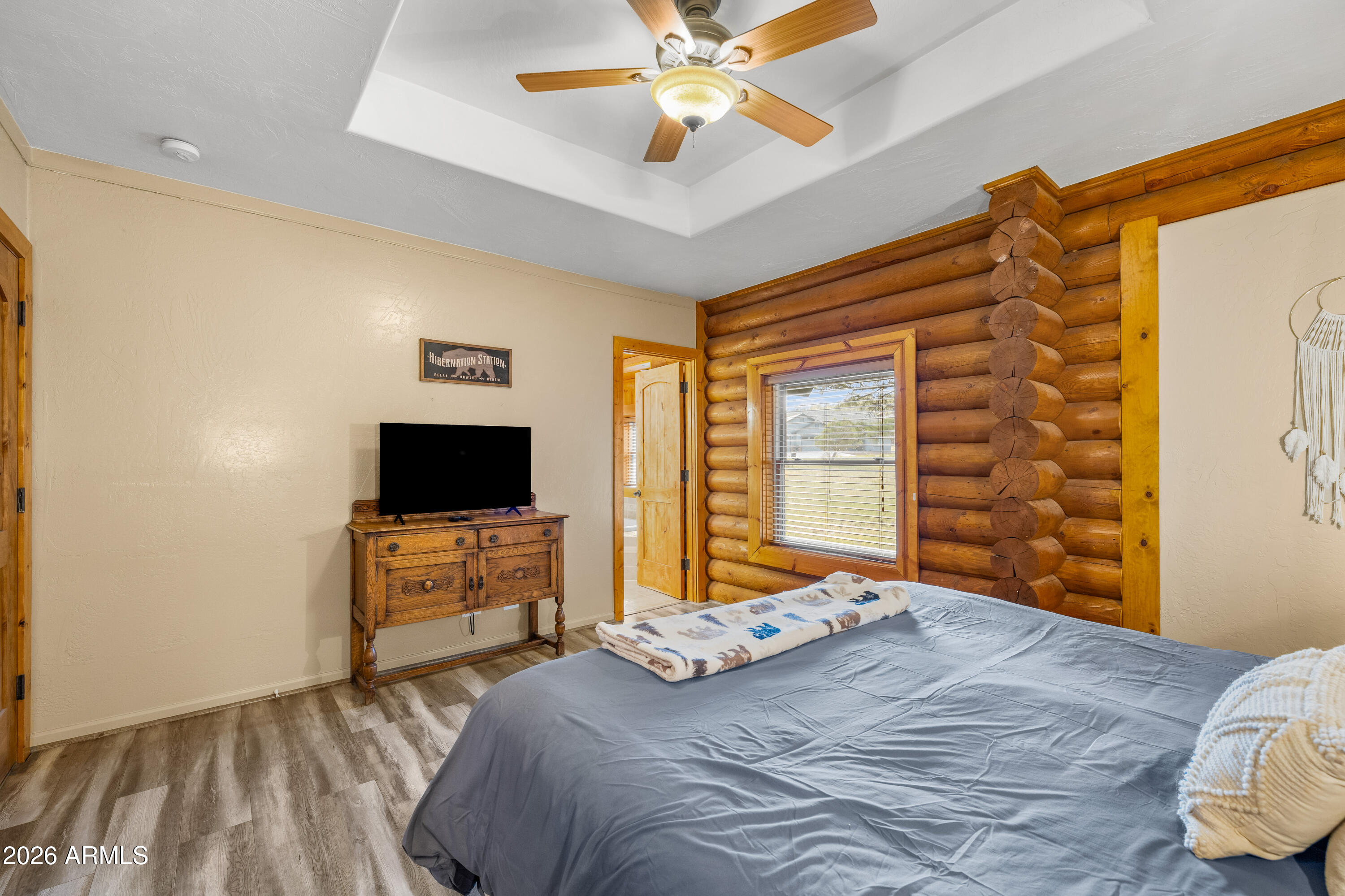 LAZY E 2 - Residential