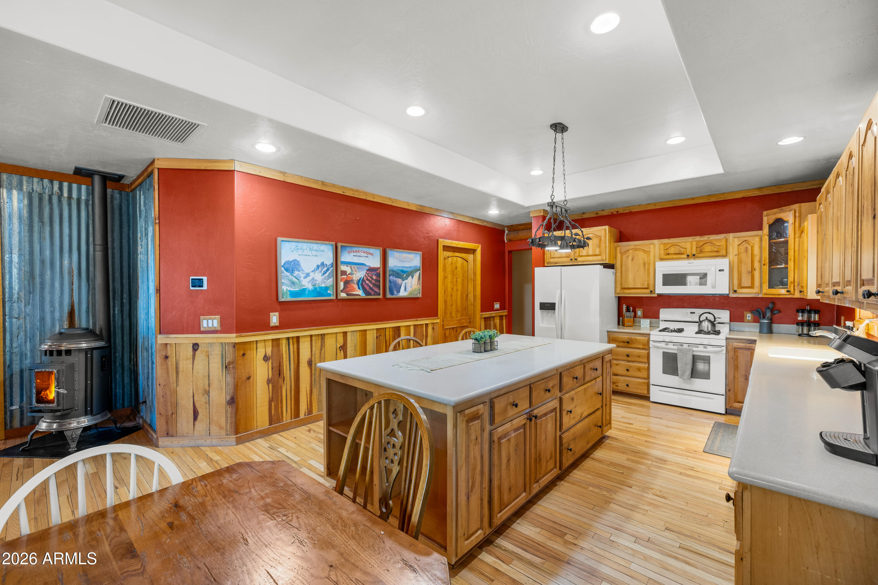 LAZY E 2 - Residential
