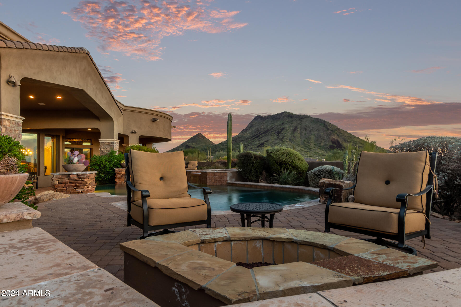 SIERRA HILLS - Residential