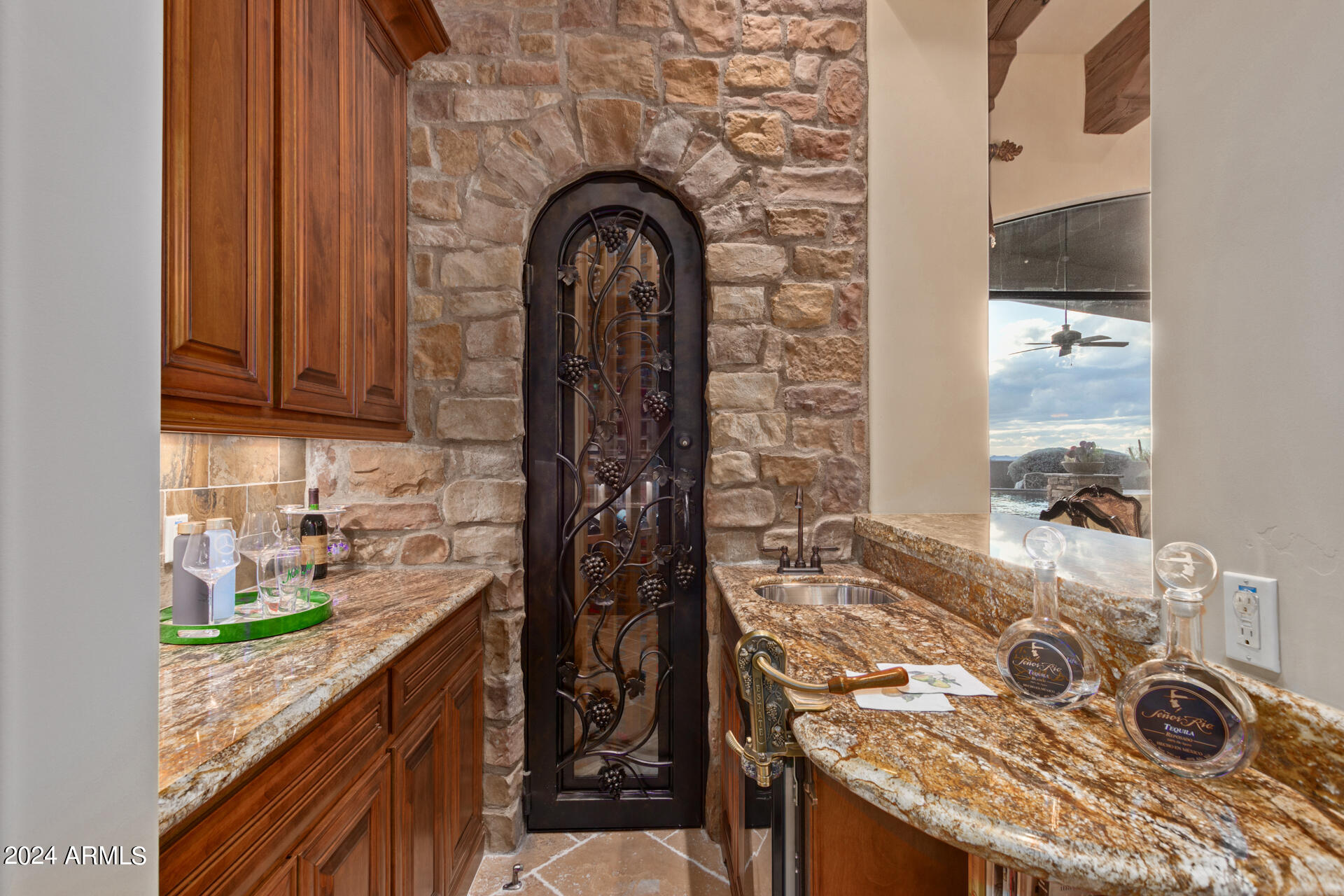 SIERRA HILLS - Residential