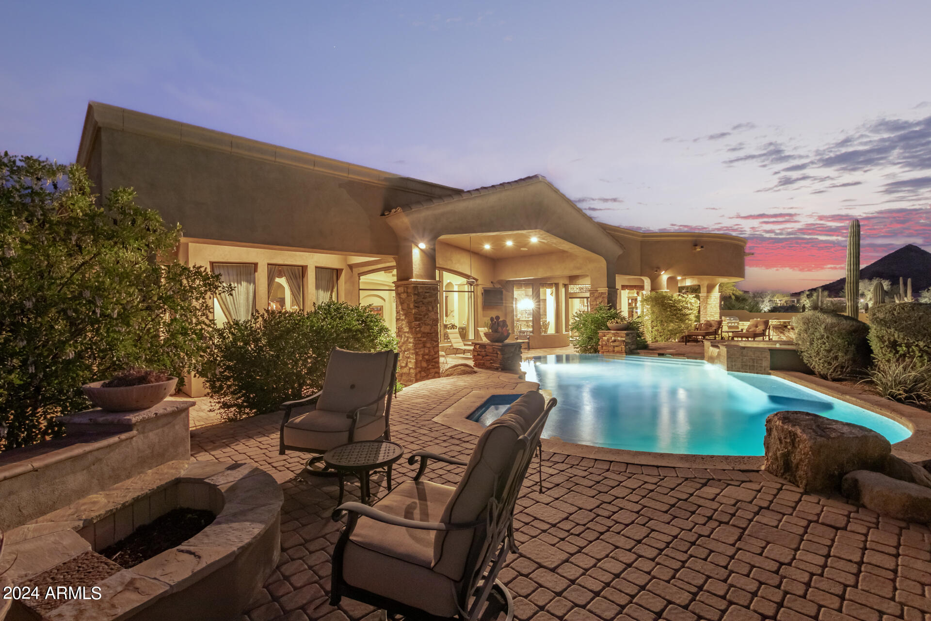 SIERRA HILLS - Residential