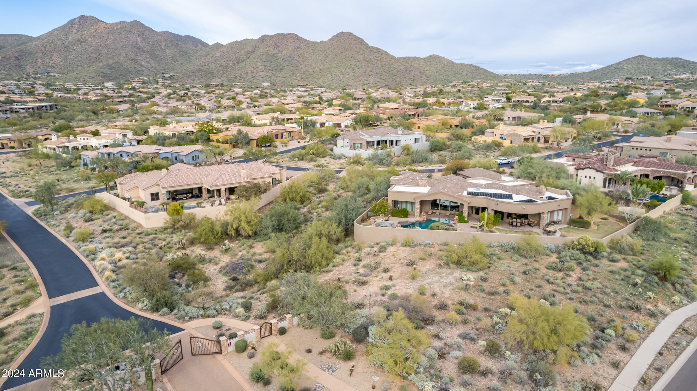SIERRA HILLS - Residential