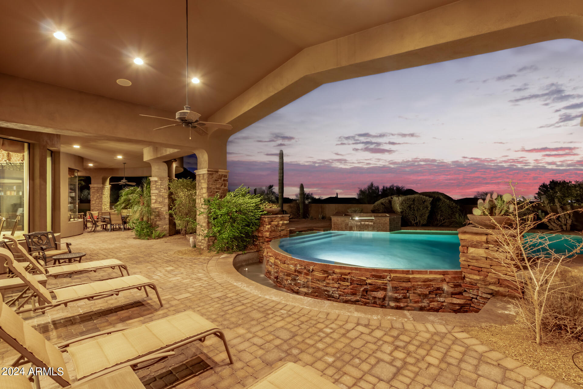 SIERRA HILLS - Residential