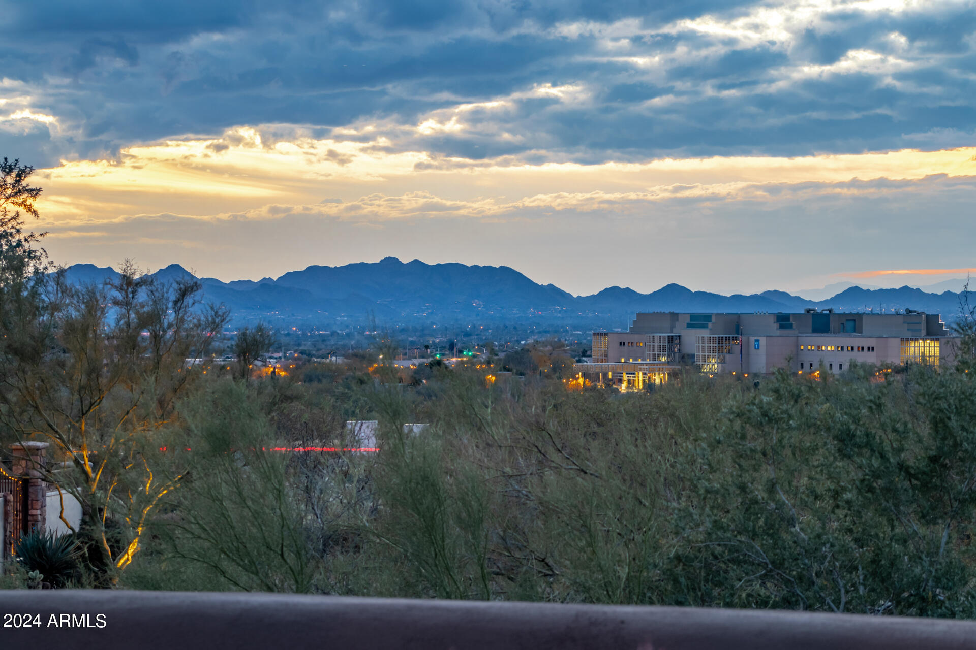 SIERRA HILLS - Residential
