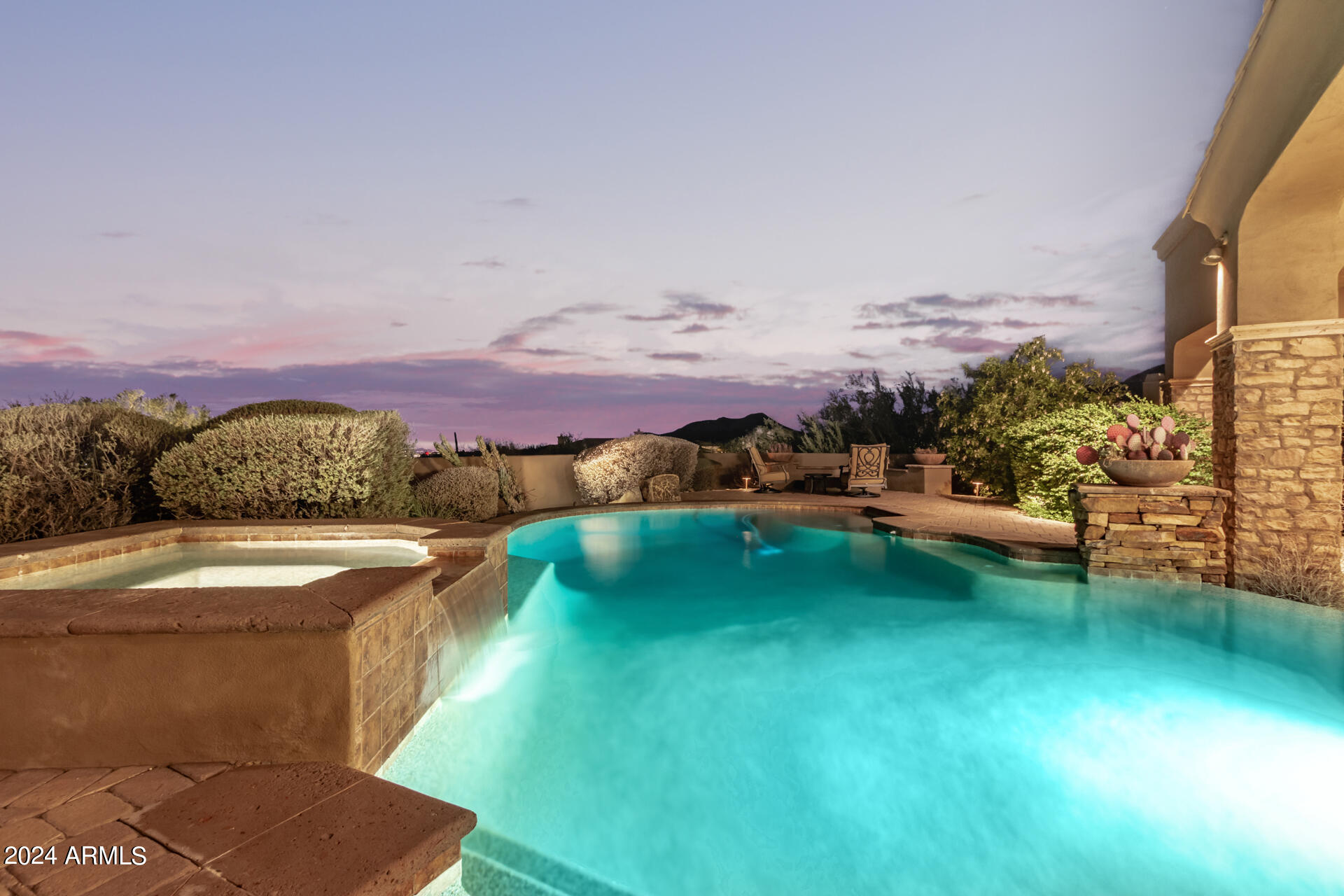 SIERRA HILLS - Residential