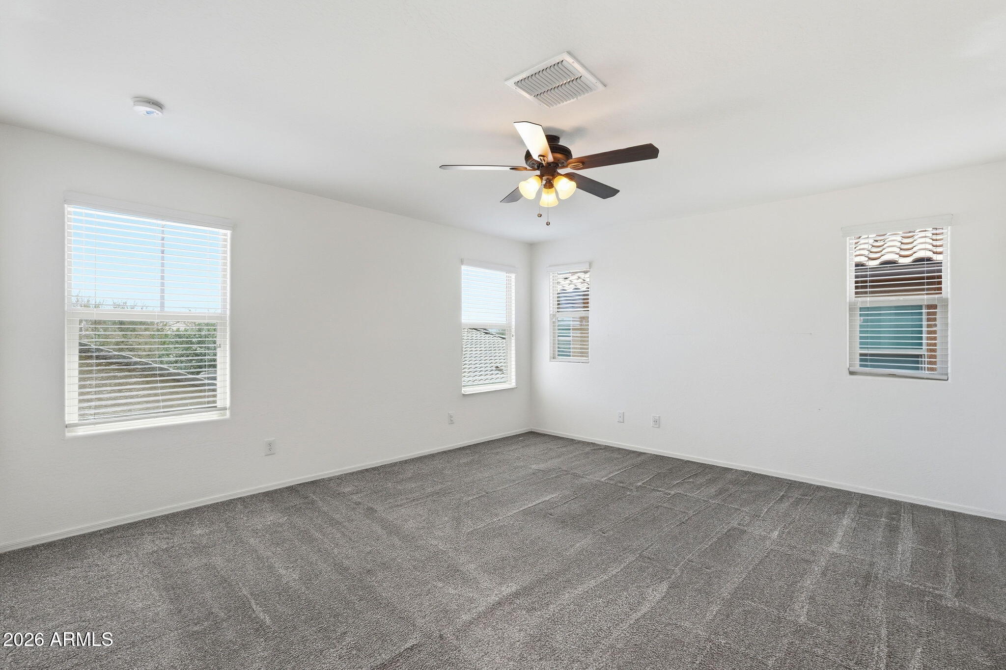 DAHLIA POINTE - Residential