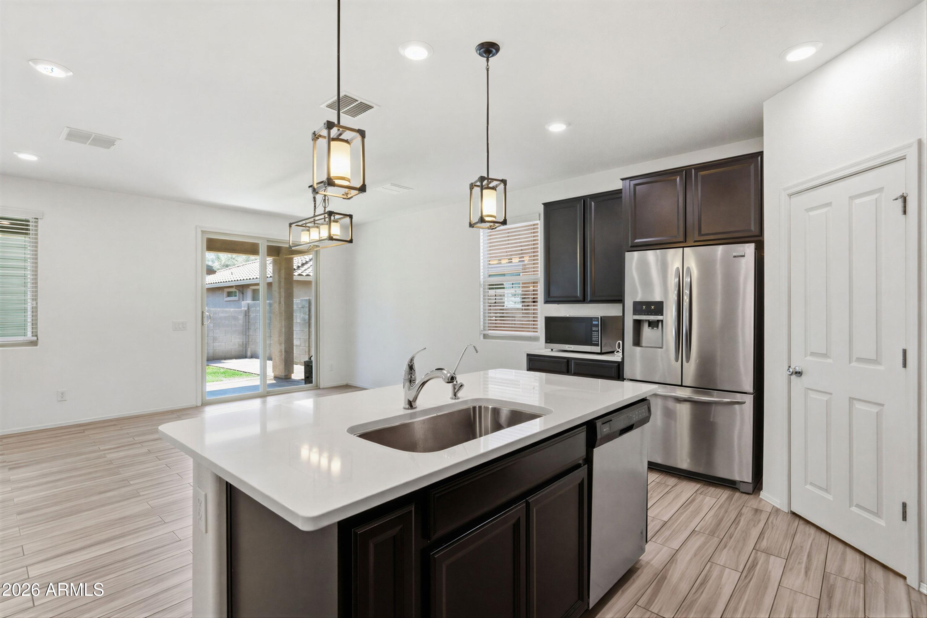 DAHLIA POINTE - Residential