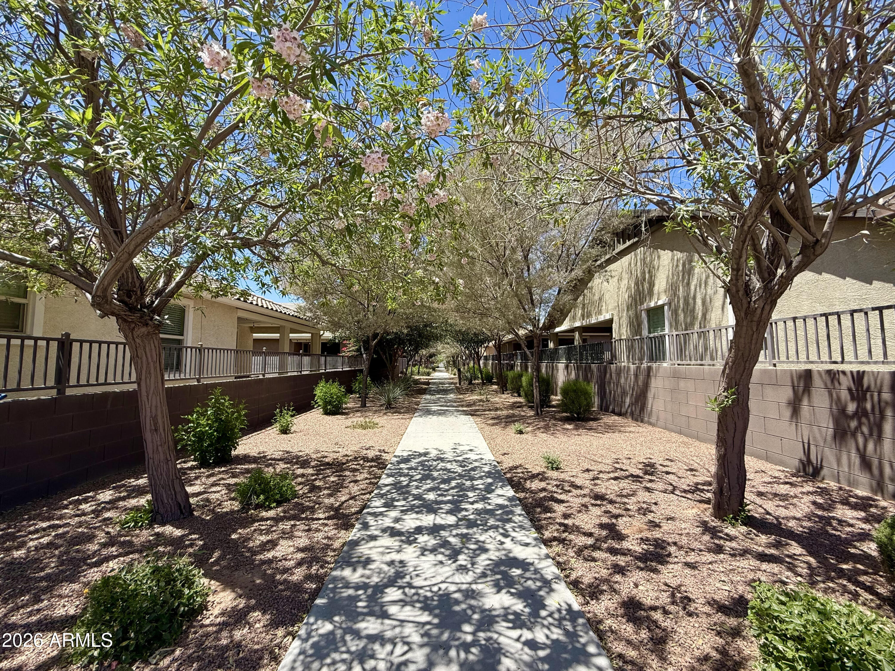 DAHLIA POINTE - Residential