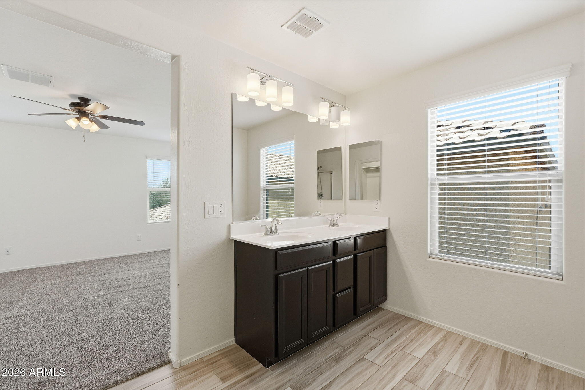 DAHLIA POINTE - Residential