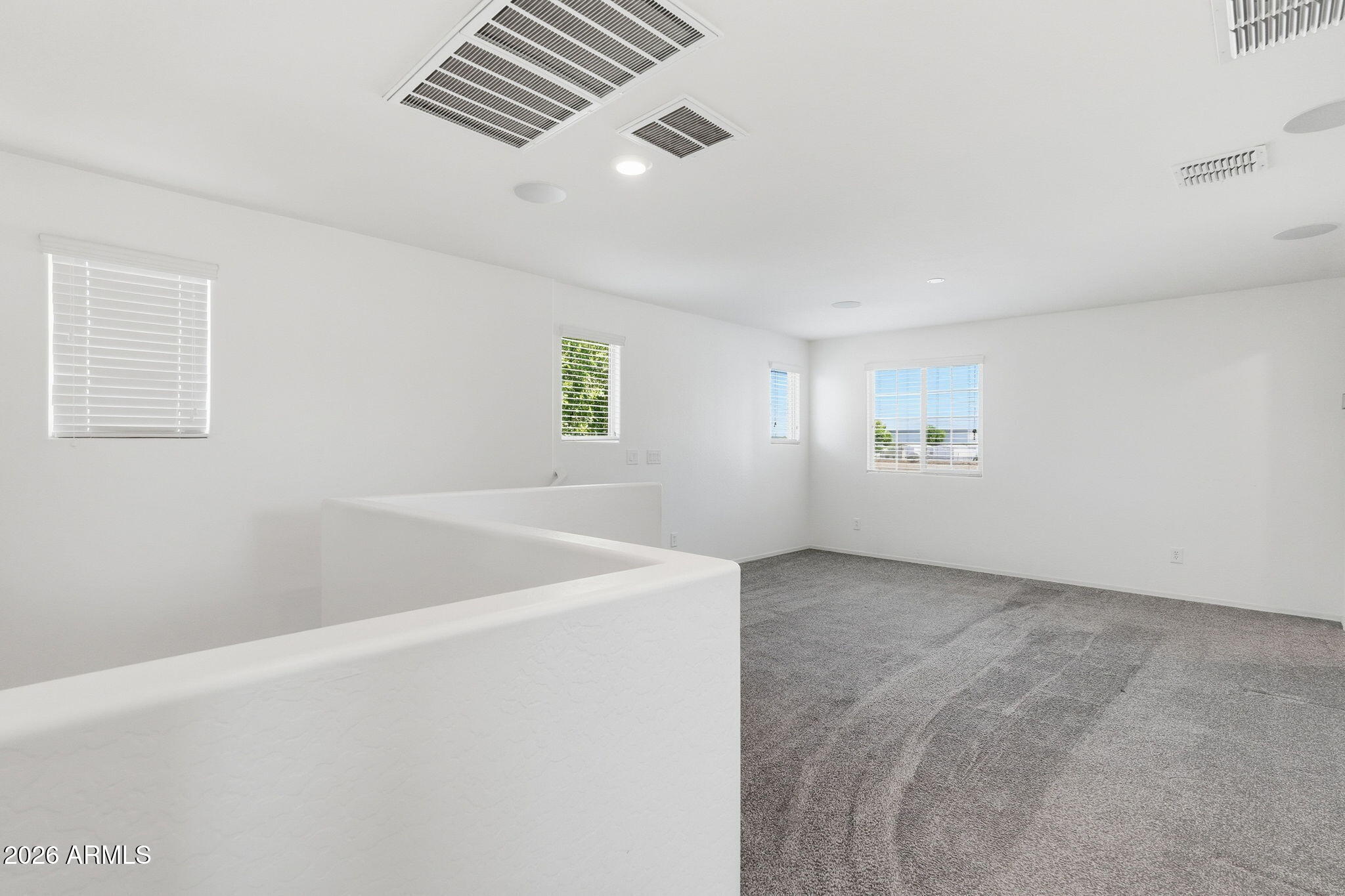 DAHLIA POINTE - Residential