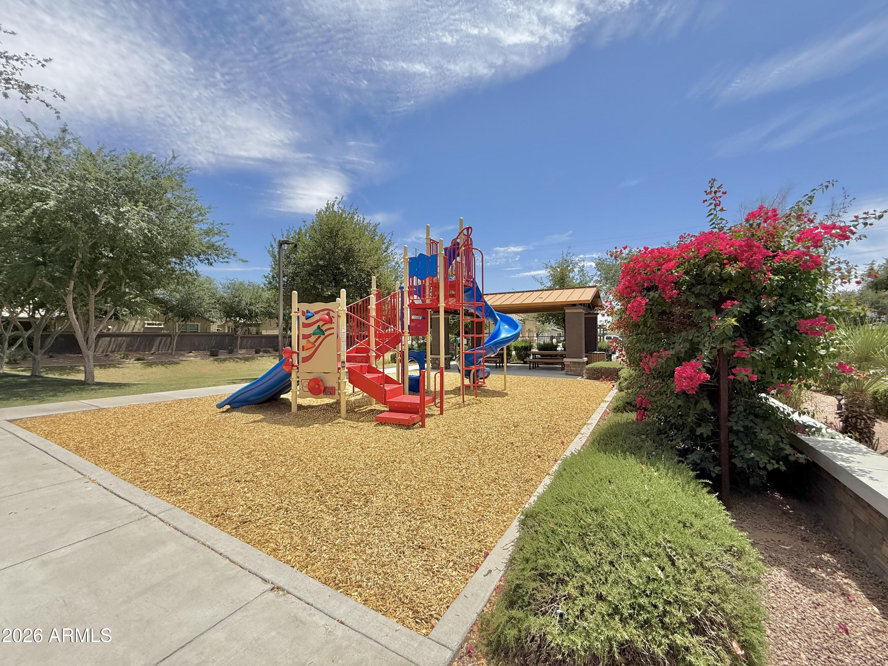 DAHLIA POINTE - Residential