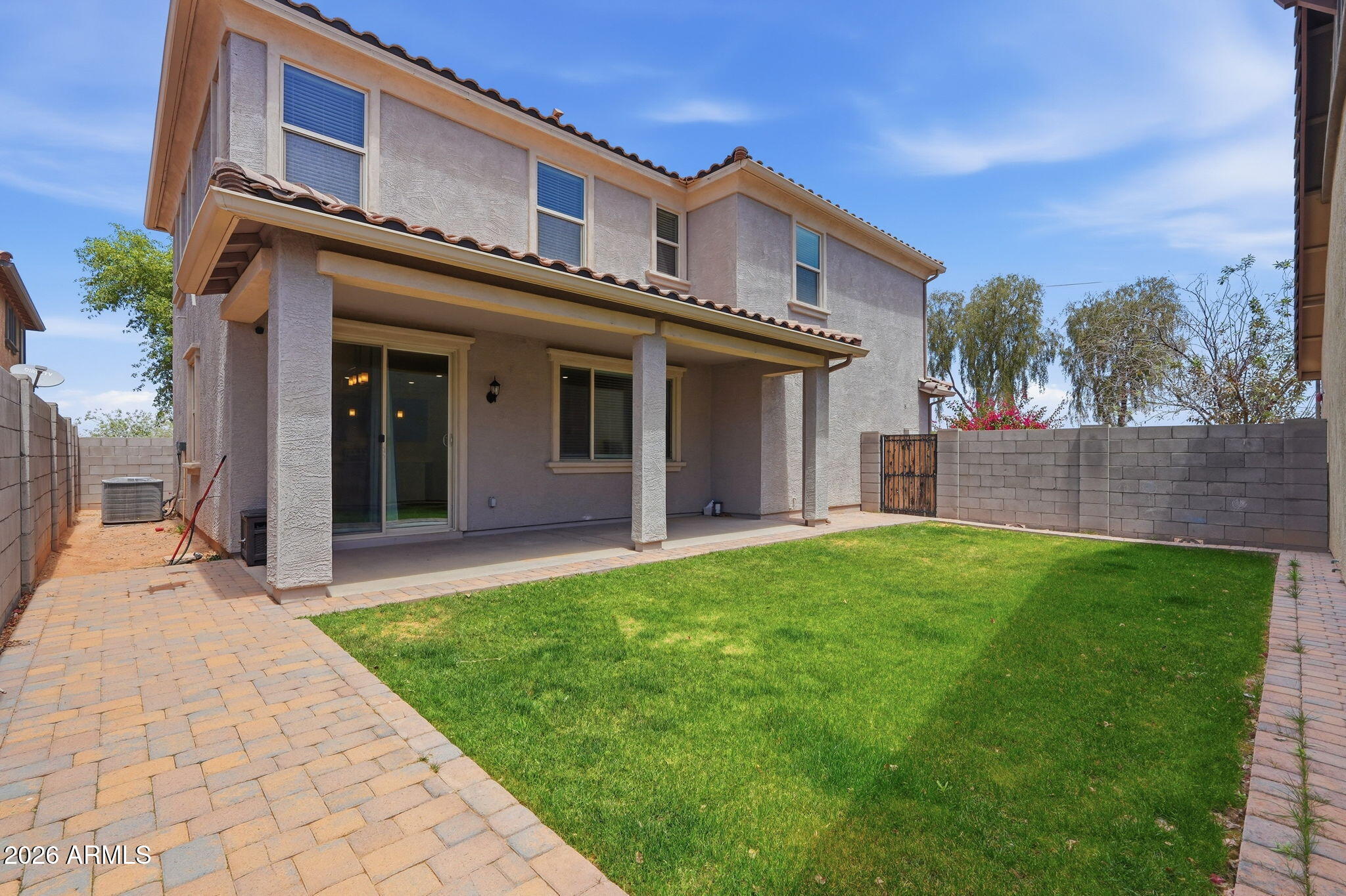 DAHLIA POINTE - Residential