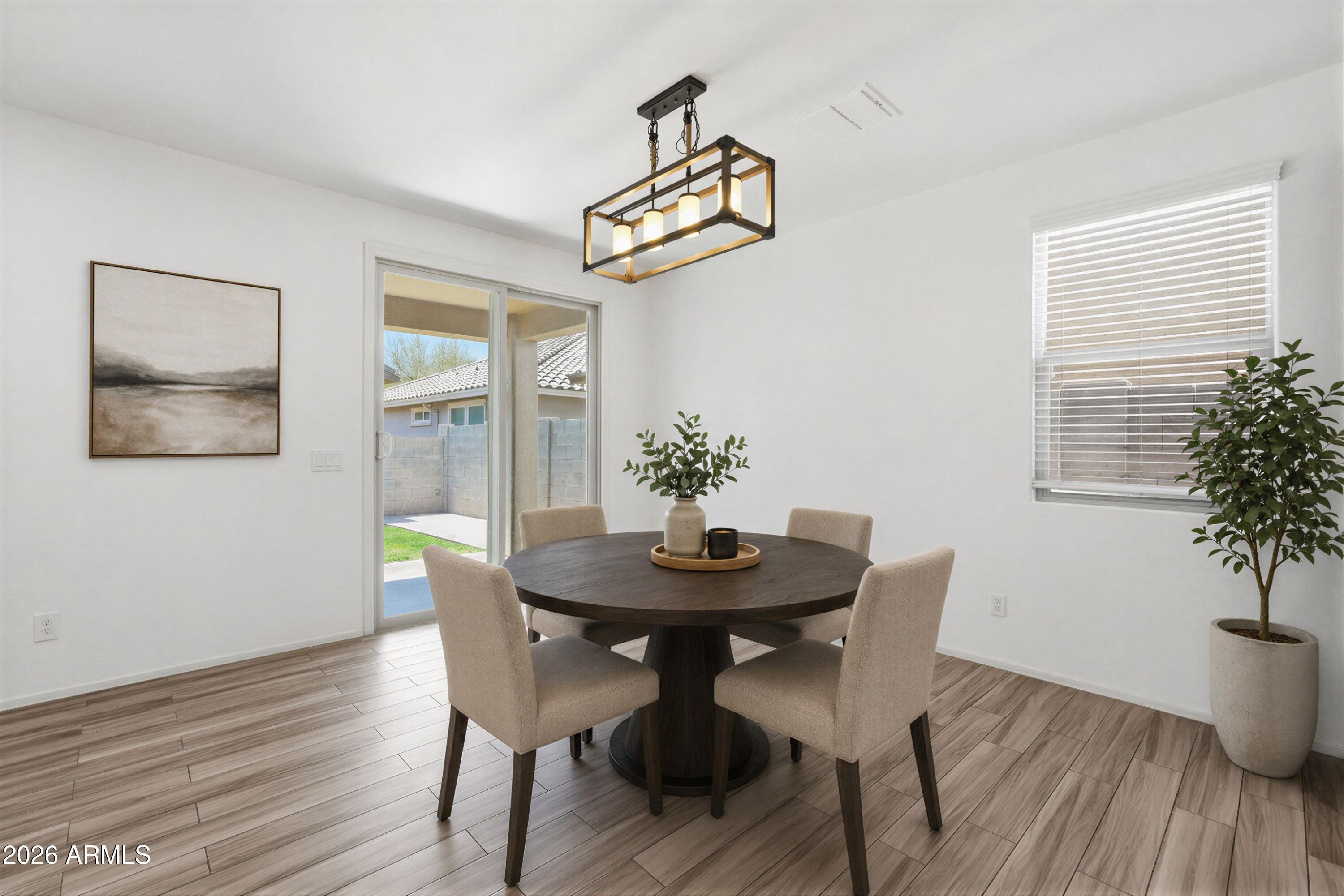 DAHLIA POINTE - Residential