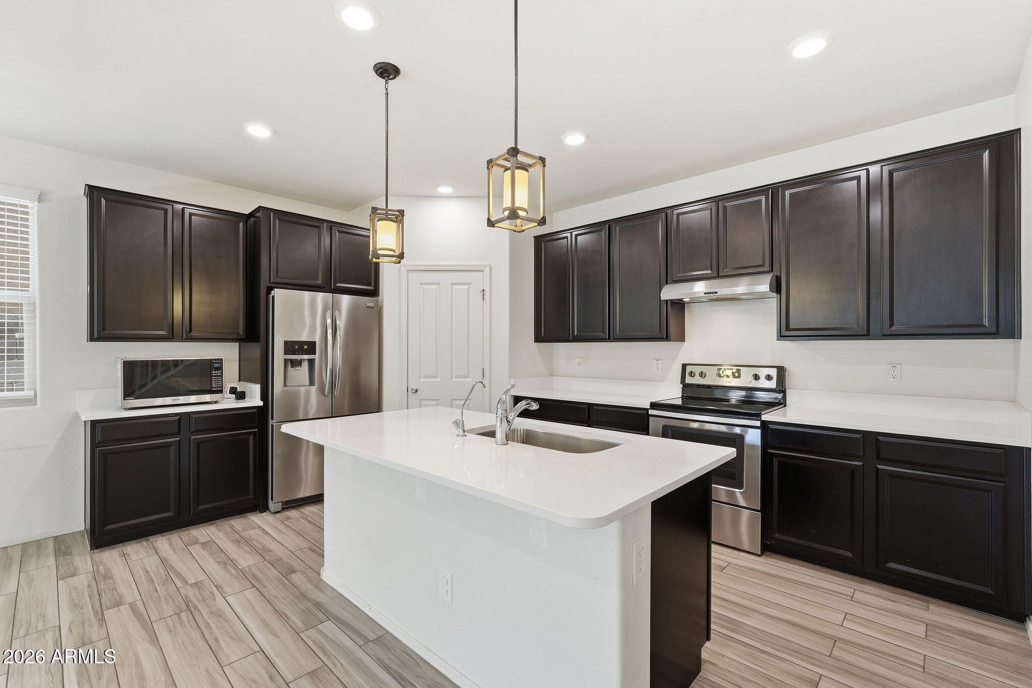 DAHLIA POINTE - Residential