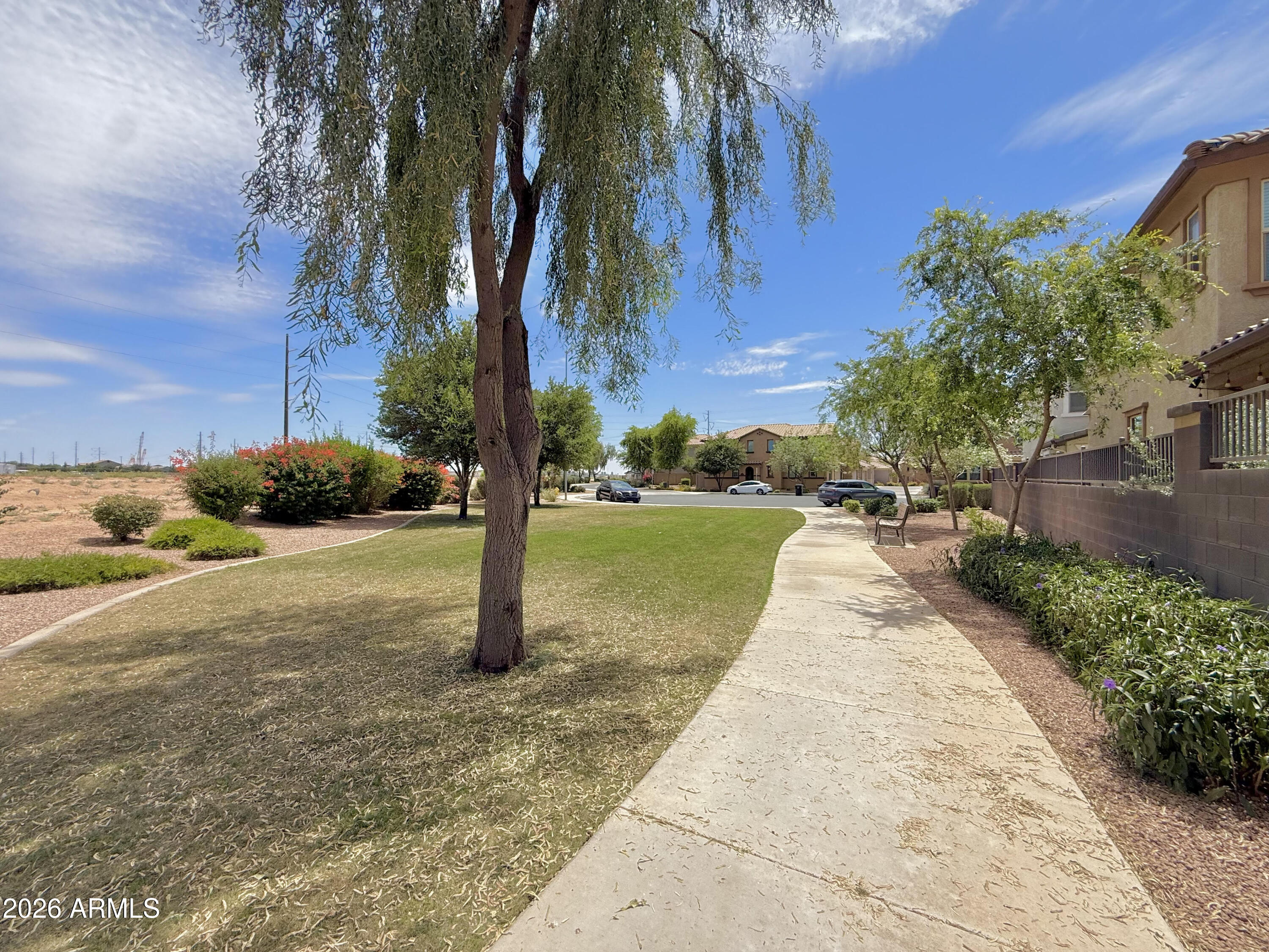 DAHLIA POINTE - Residential