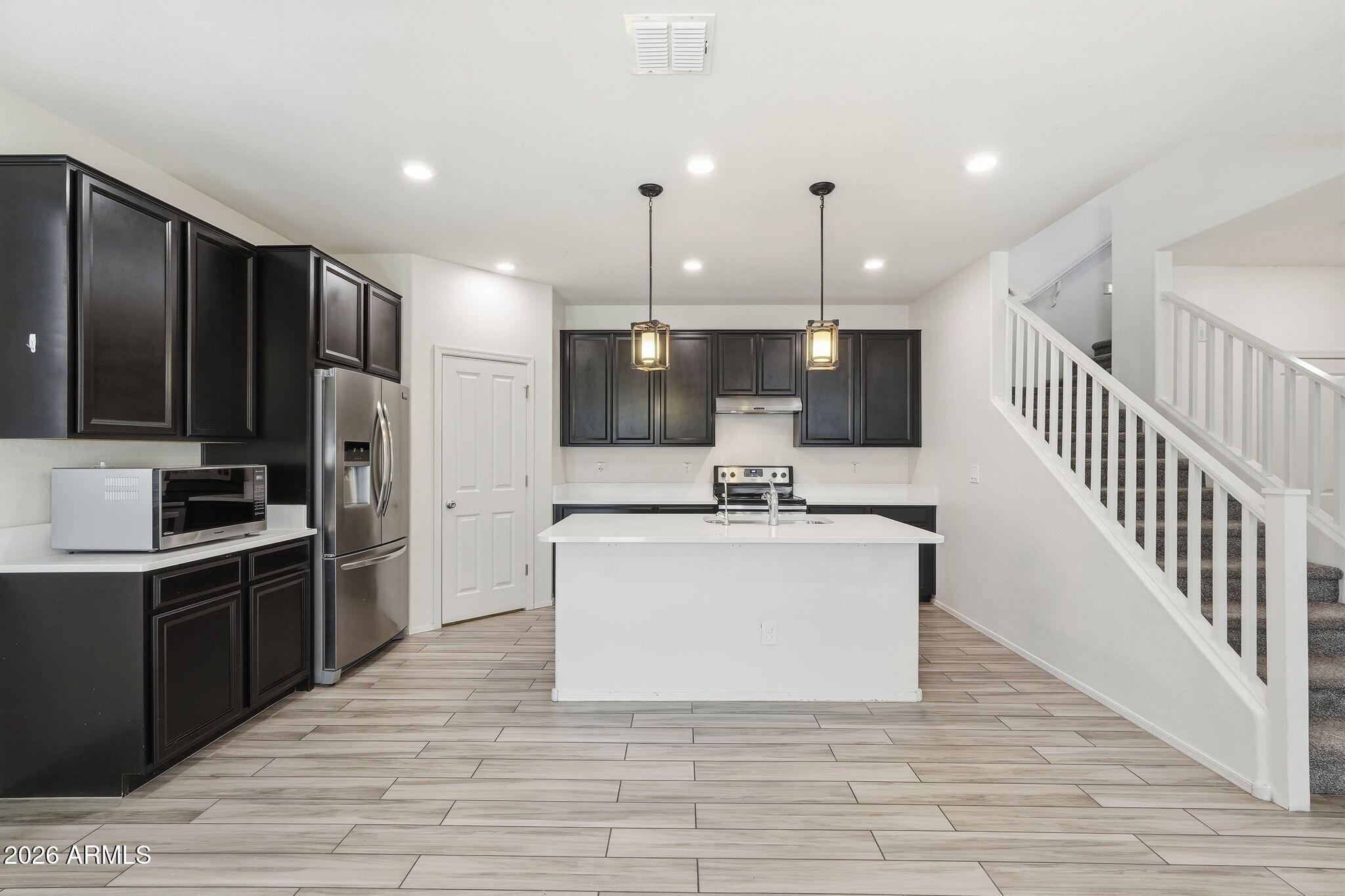 DAHLIA POINTE - Residential