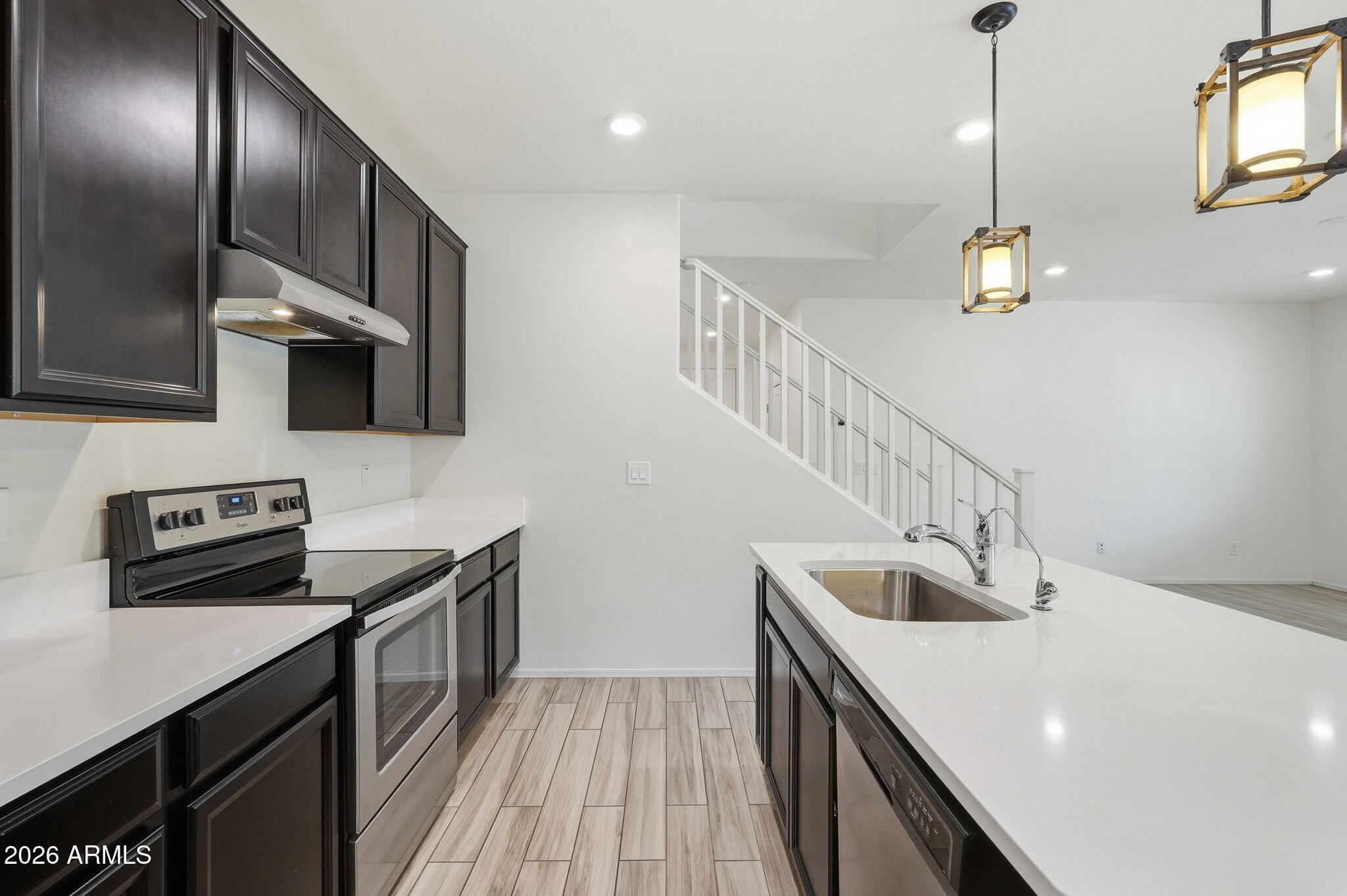 DAHLIA POINTE - Residential