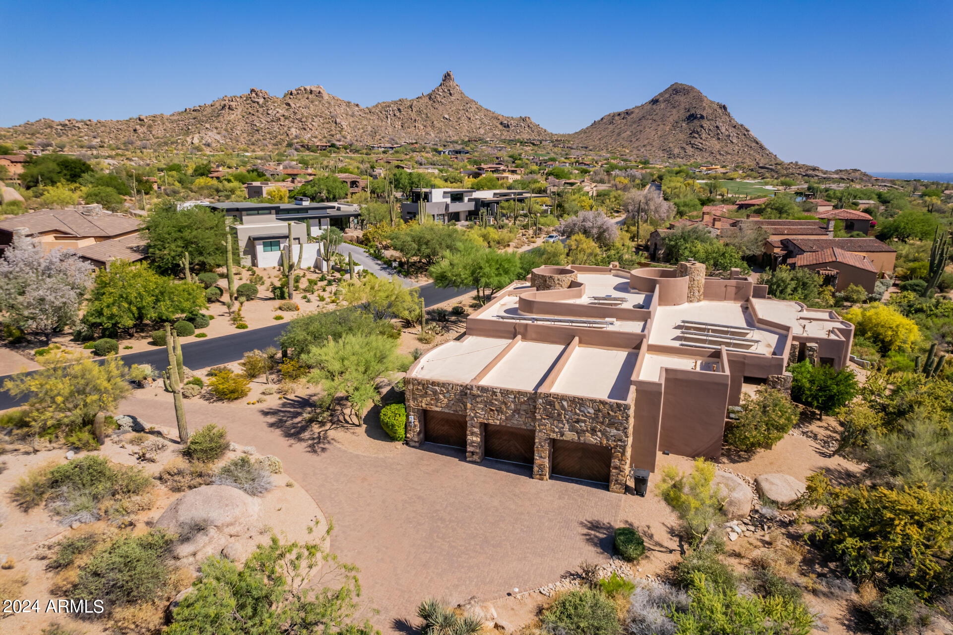 ESTANCIA - Residential