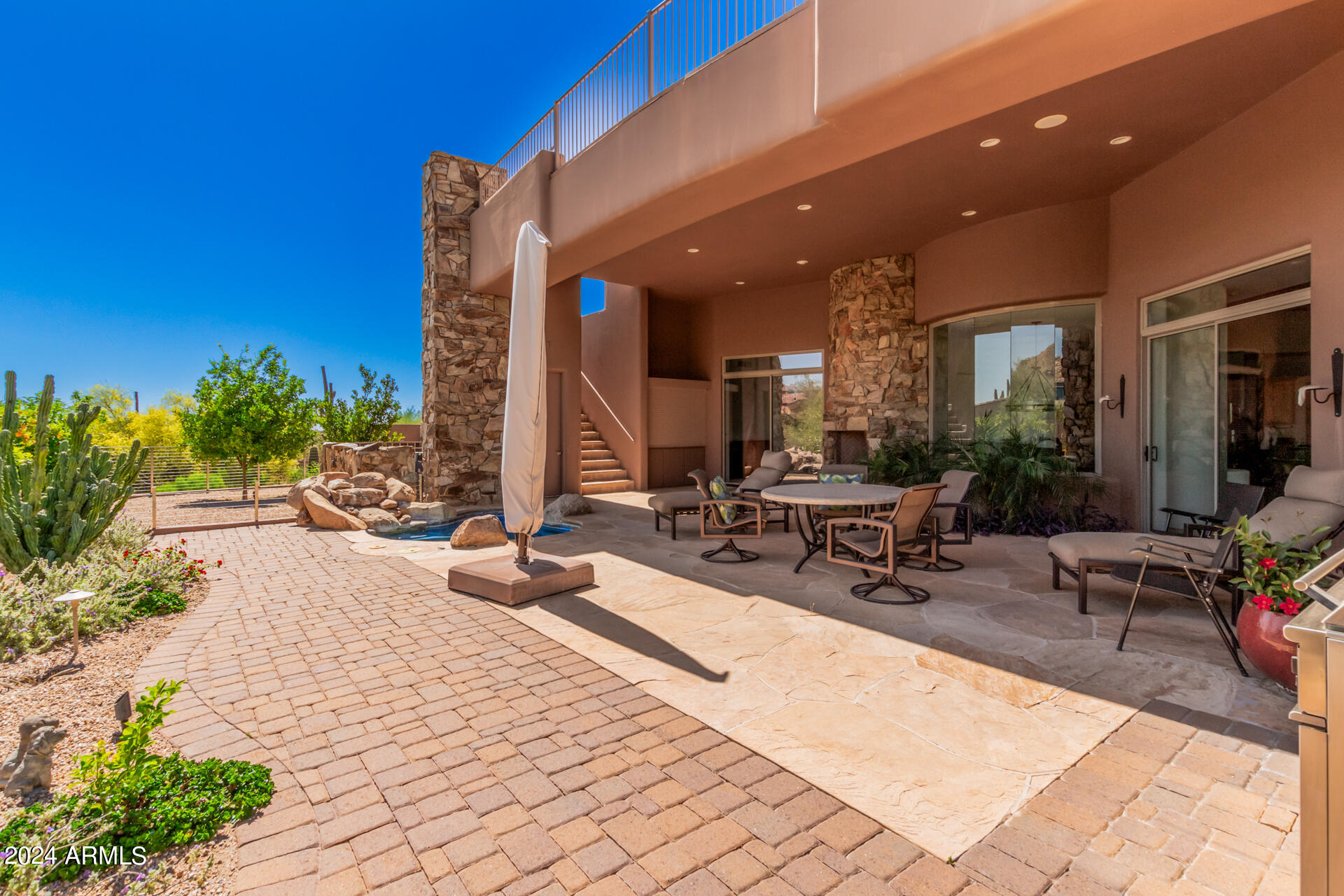 ESTANCIA - Residential