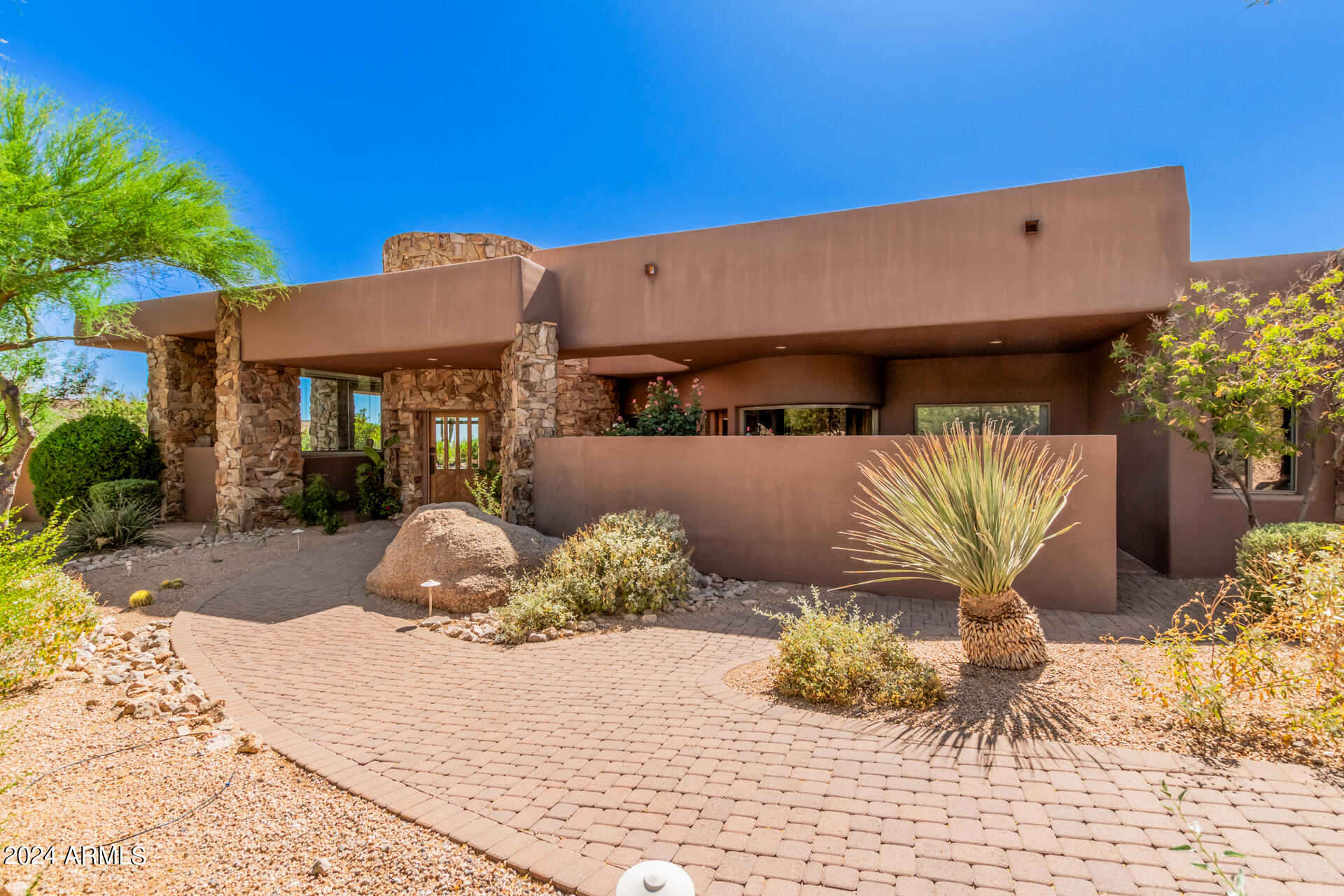 ESTANCIA - Residential
