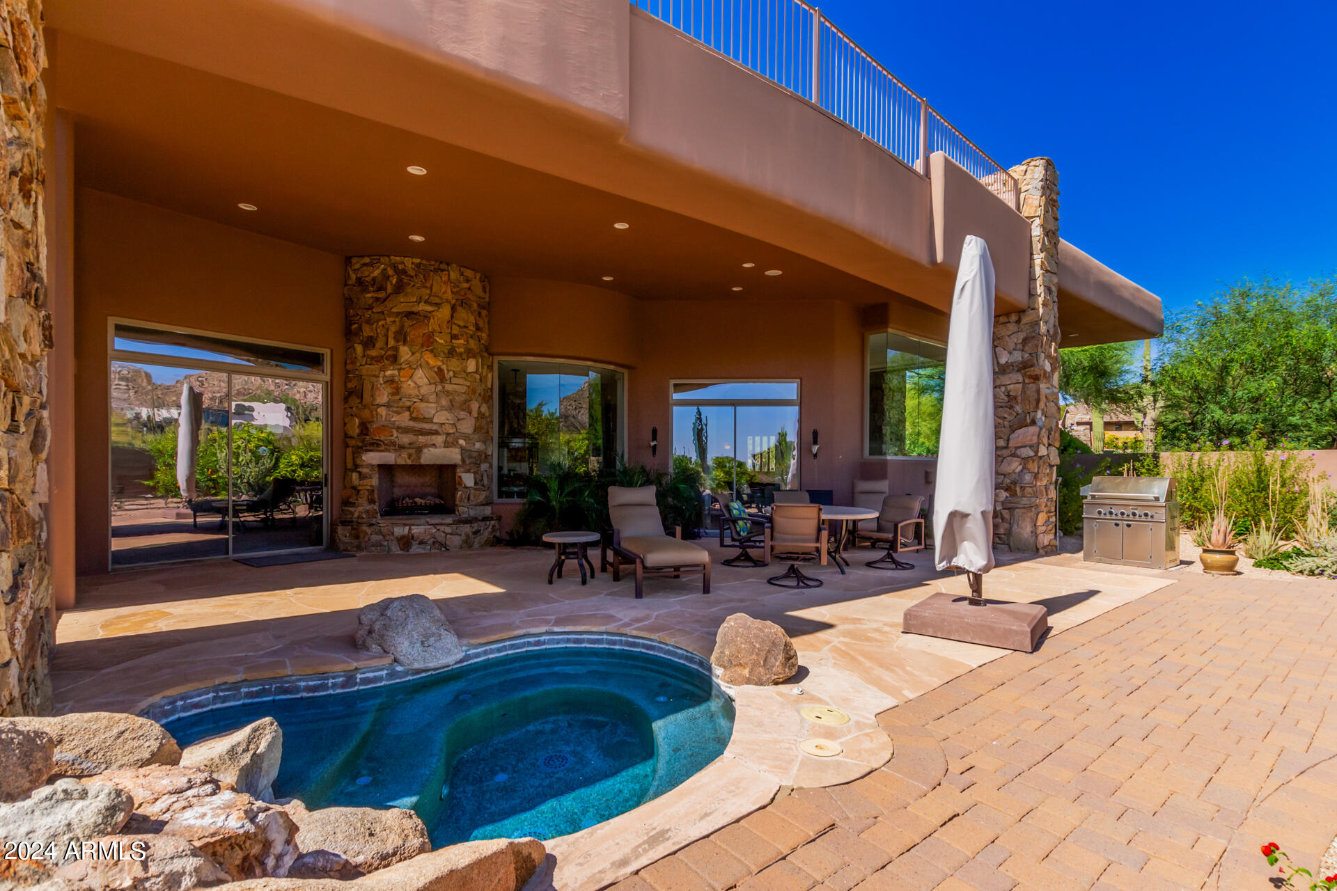 ESTANCIA - Residential