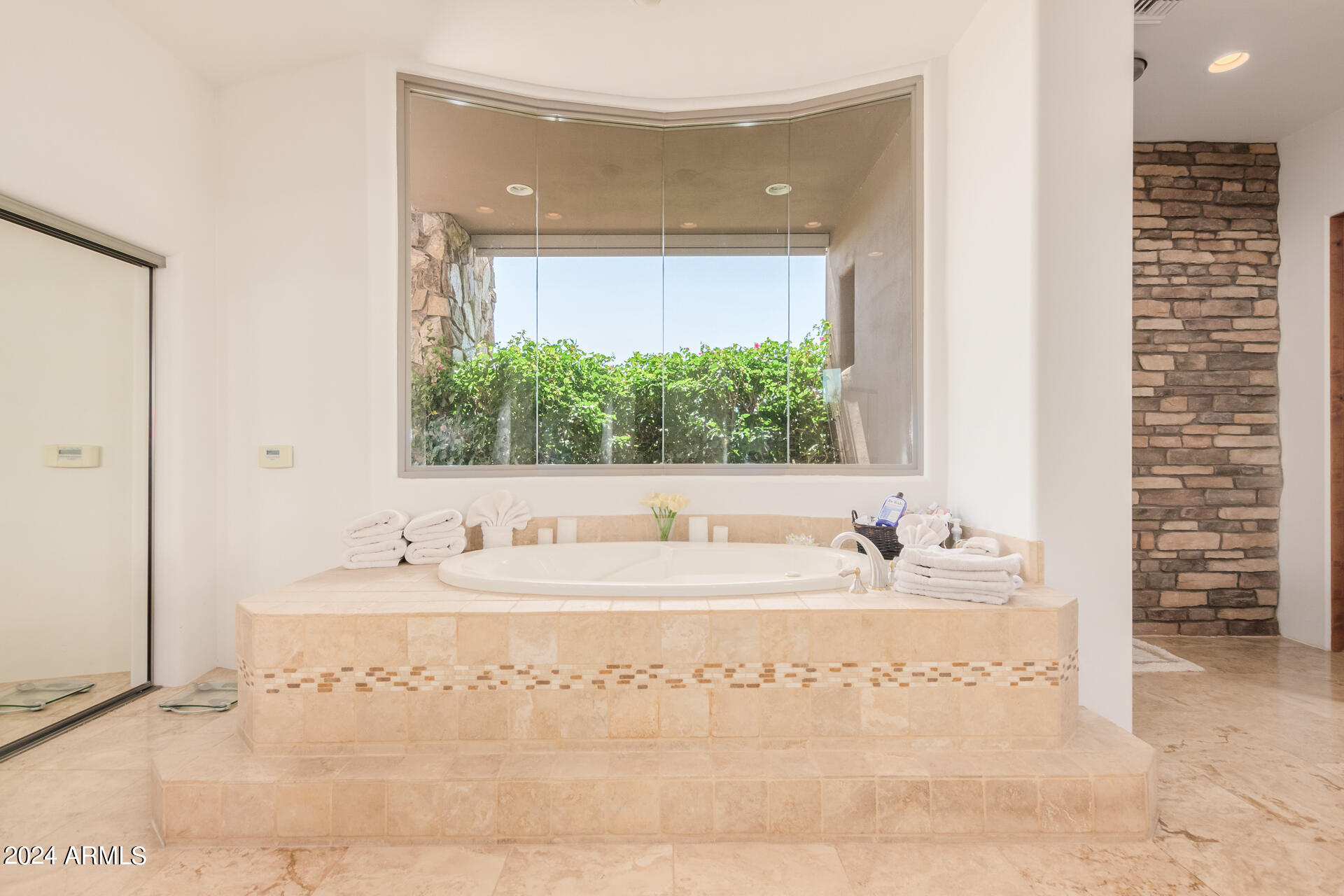 ESTANCIA - Residential