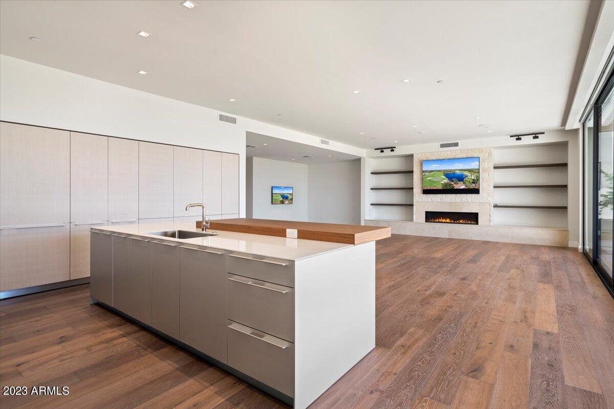ASCENT AT THE PHOENICIAN GOLF VILLAS - Residential