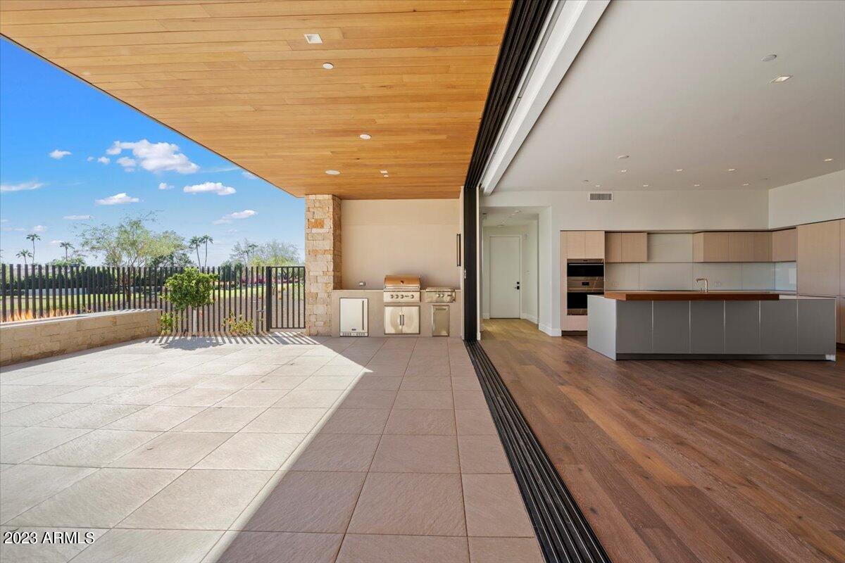 ASCENT AT THE PHOENICIAN GOLF VILLAS - Residential
