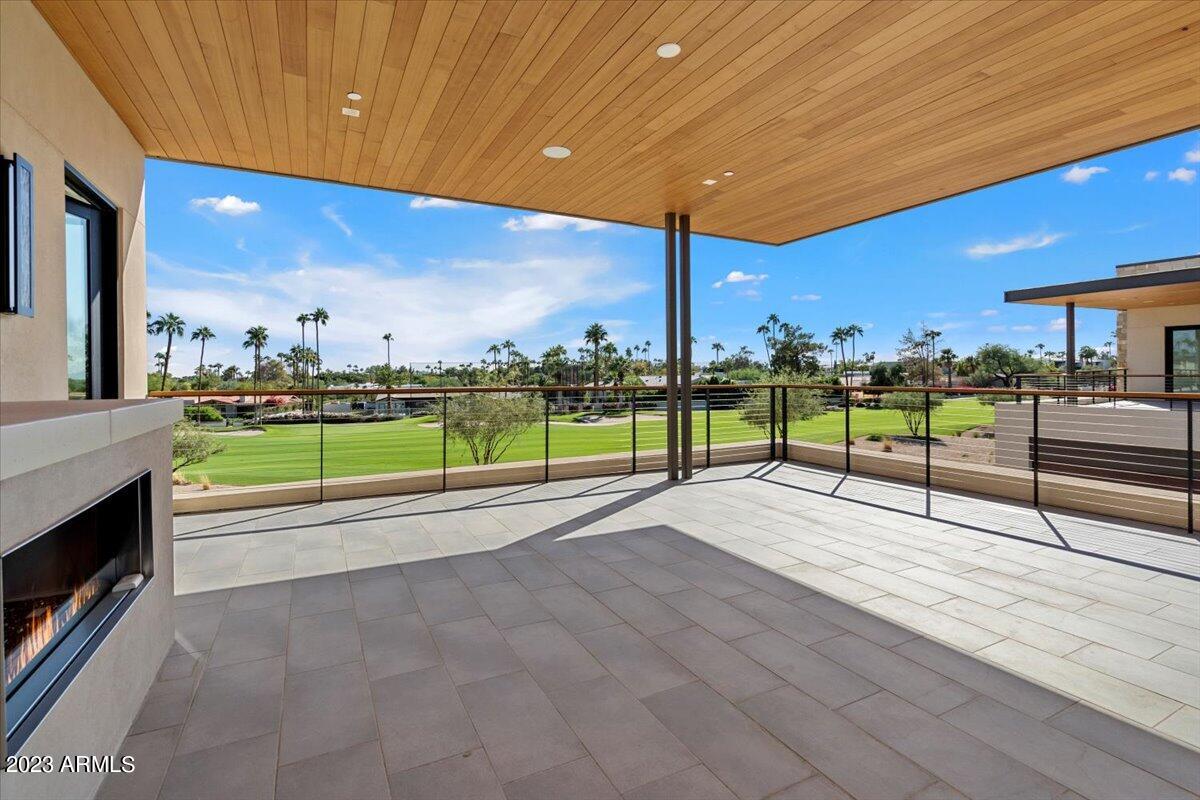 ASCENT AT THE PHOENICIAN GOLF VILLAS - Residential