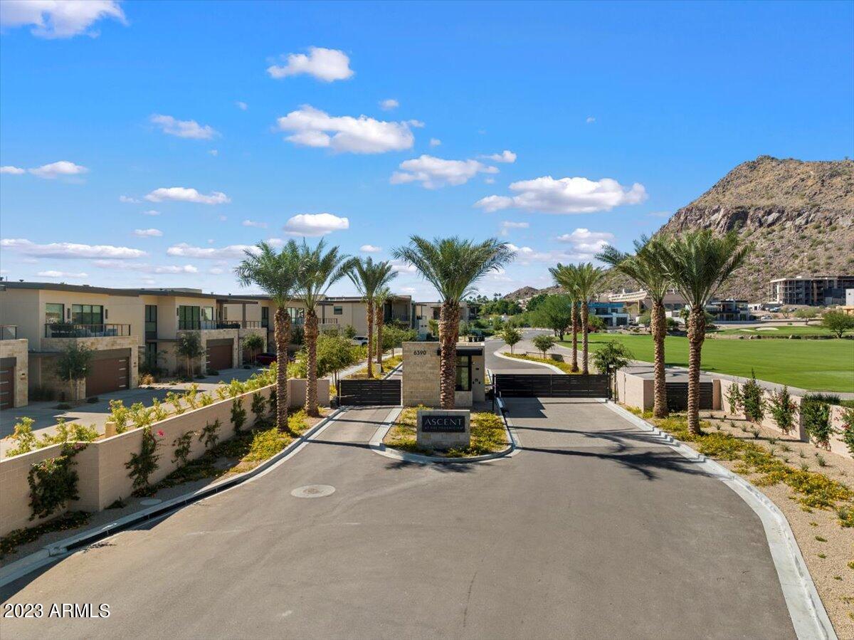 ASCENT AT THE PHOENICIAN GOLF VILLAS - Residential
