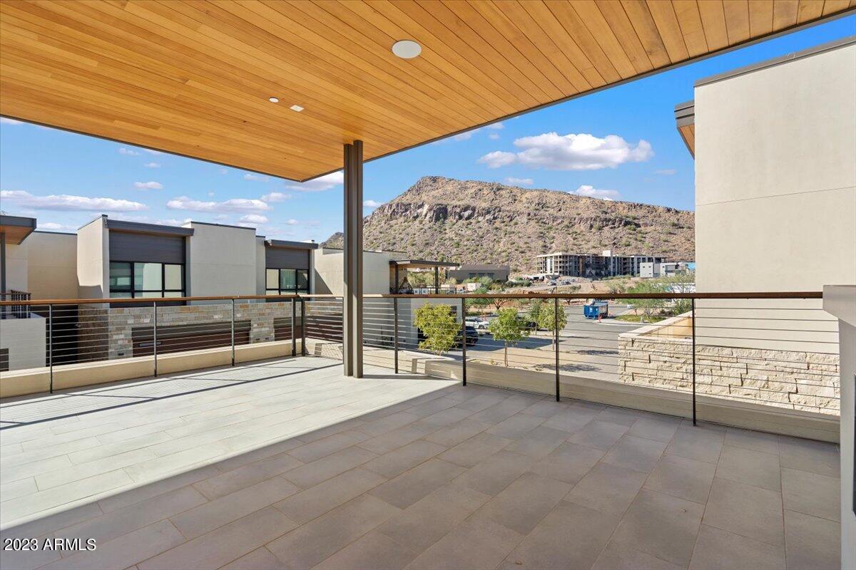 ASCENT AT THE PHOENICIAN GOLF VILLAS - Residential