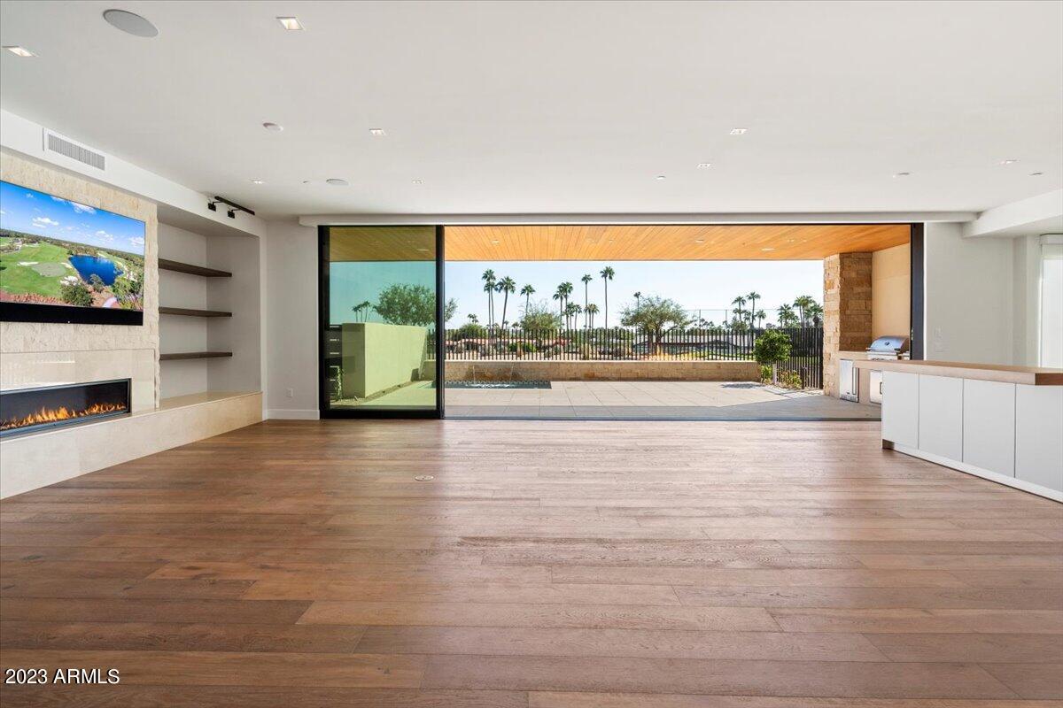 ASCENT AT THE PHOENICIAN GOLF VILLAS - Residential