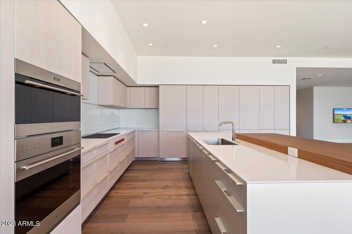 ASCENT AT THE PHOENICIAN GOLF VILLAS - Residential