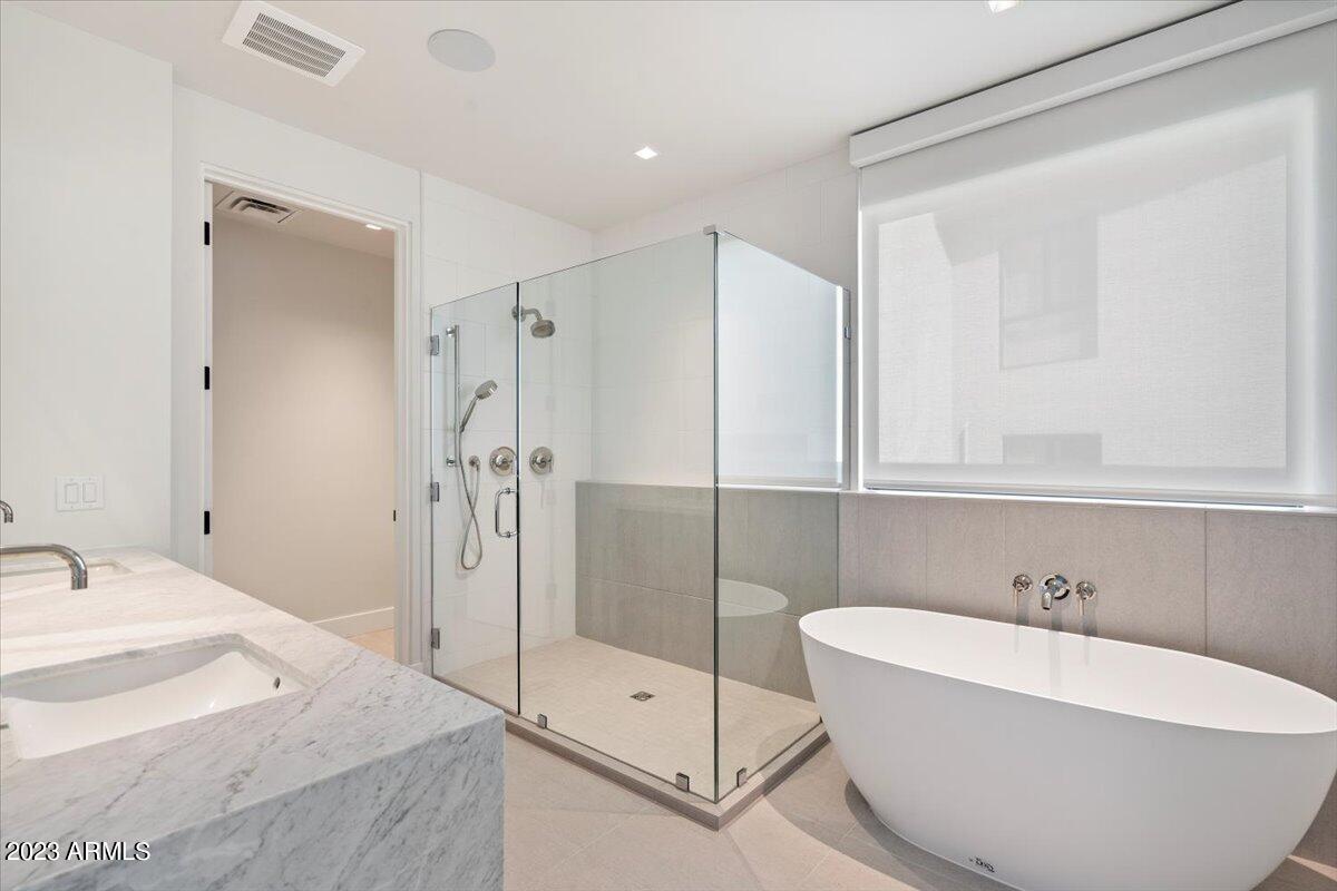 ASCENT AT THE PHOENICIAN GOLF VILLAS - Residential