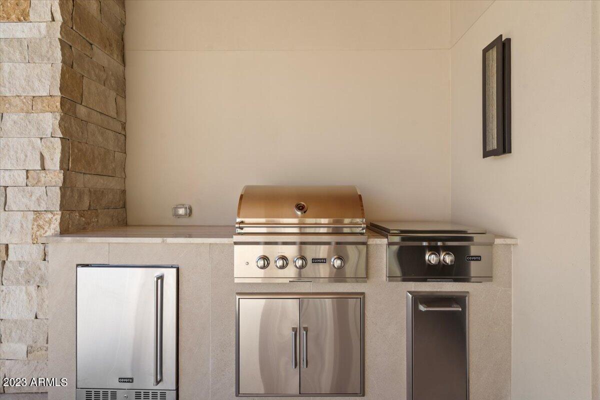 ASCENT AT THE PHOENICIAN GOLF VILLAS - Residential