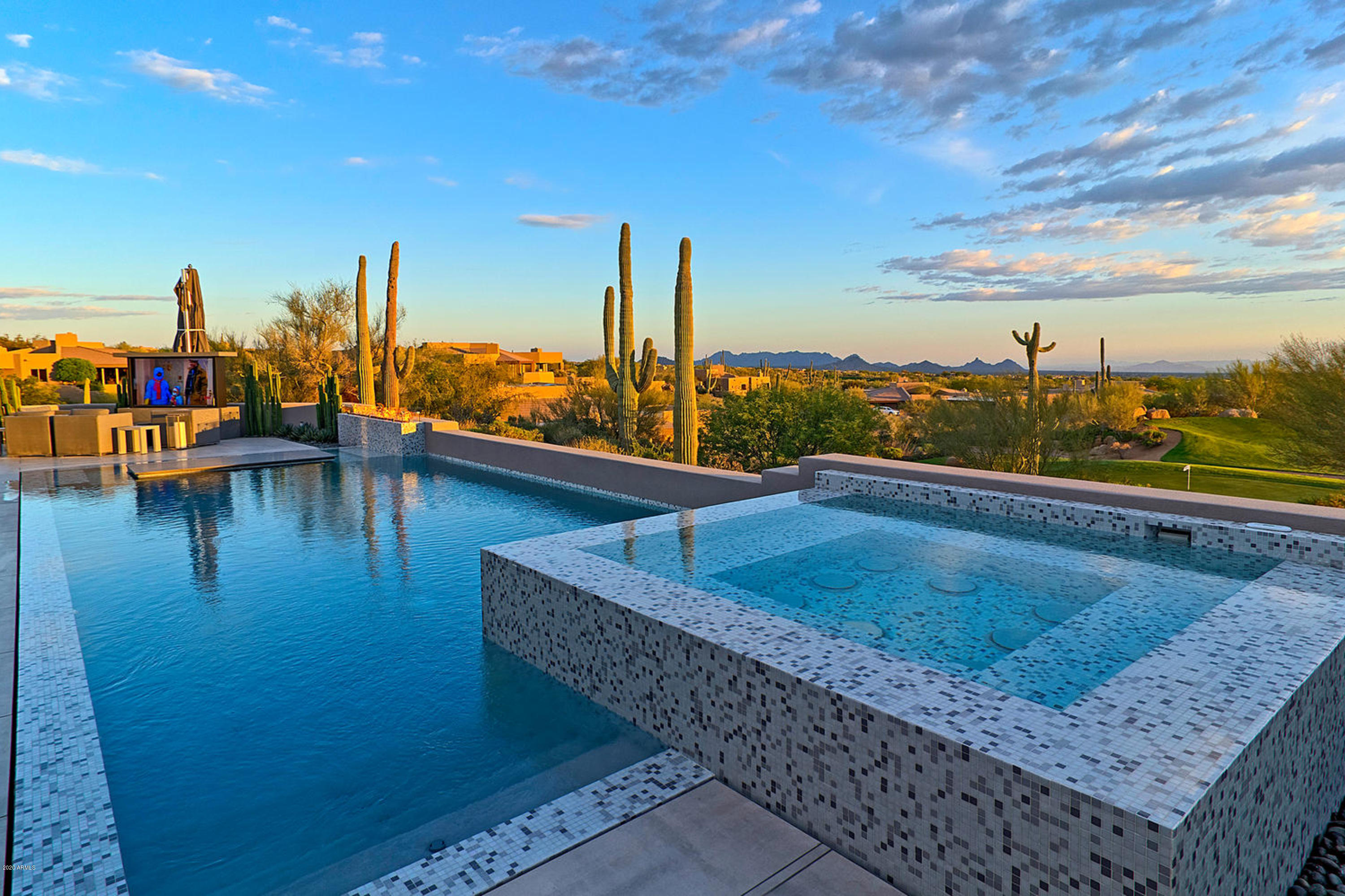 DESERT MOUNTAIN - Residential