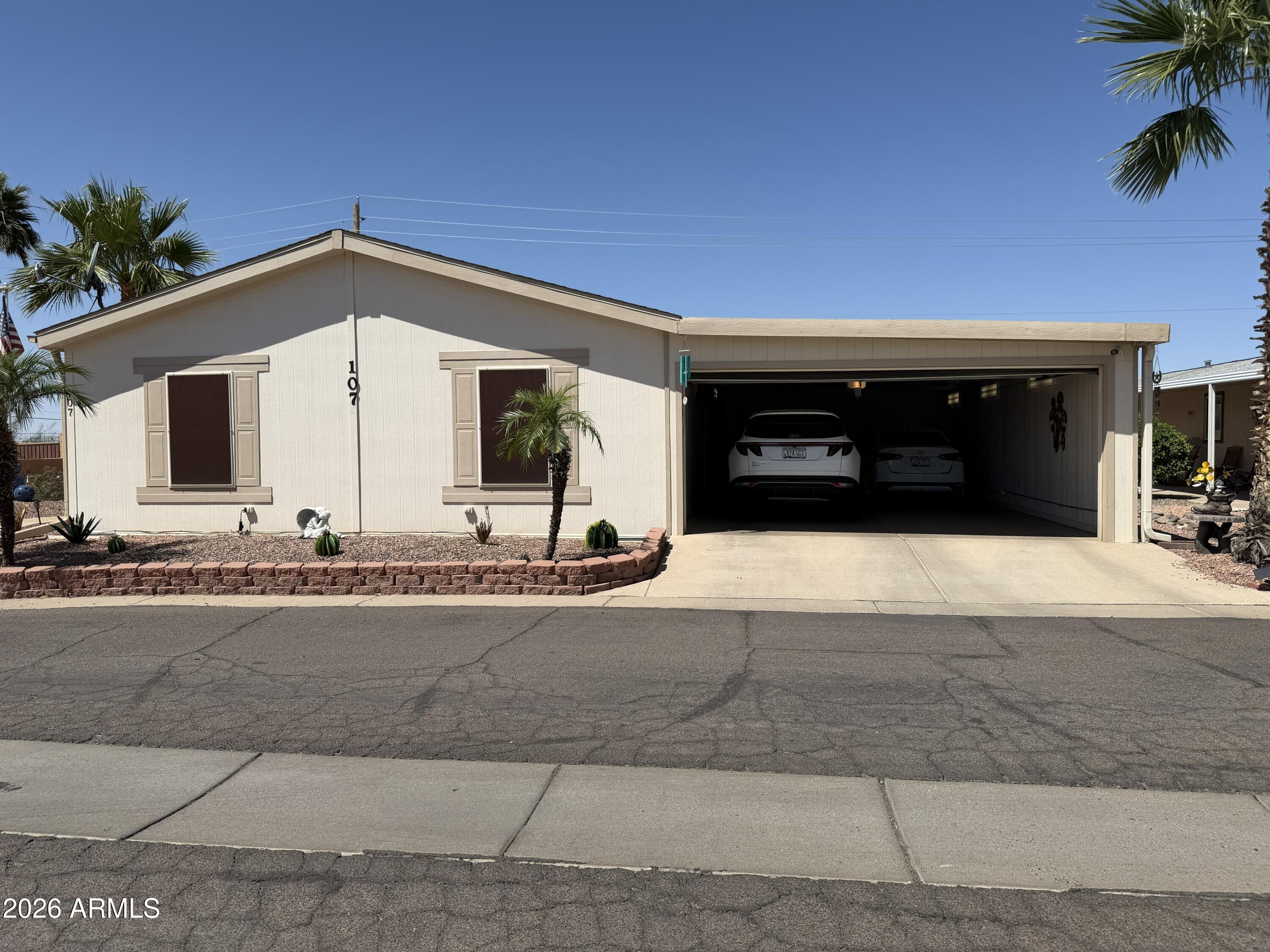 La Casa Blanca - Residential